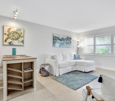 Renovated duplex near Honeymoon Caladesi Island with patio AC and WD