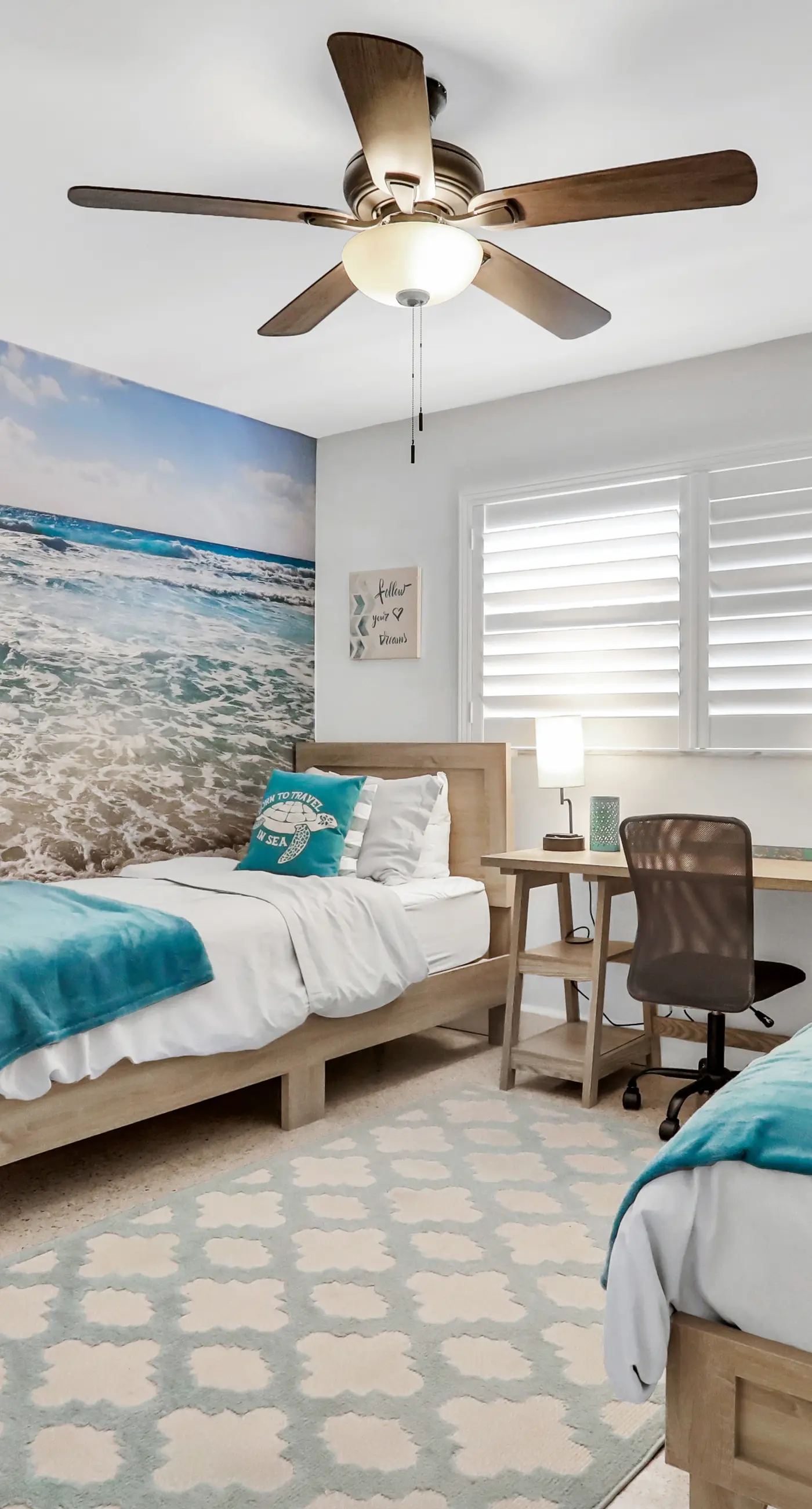 Renovated duplex near Honeymoon Caladesi Island with patio AC and WD