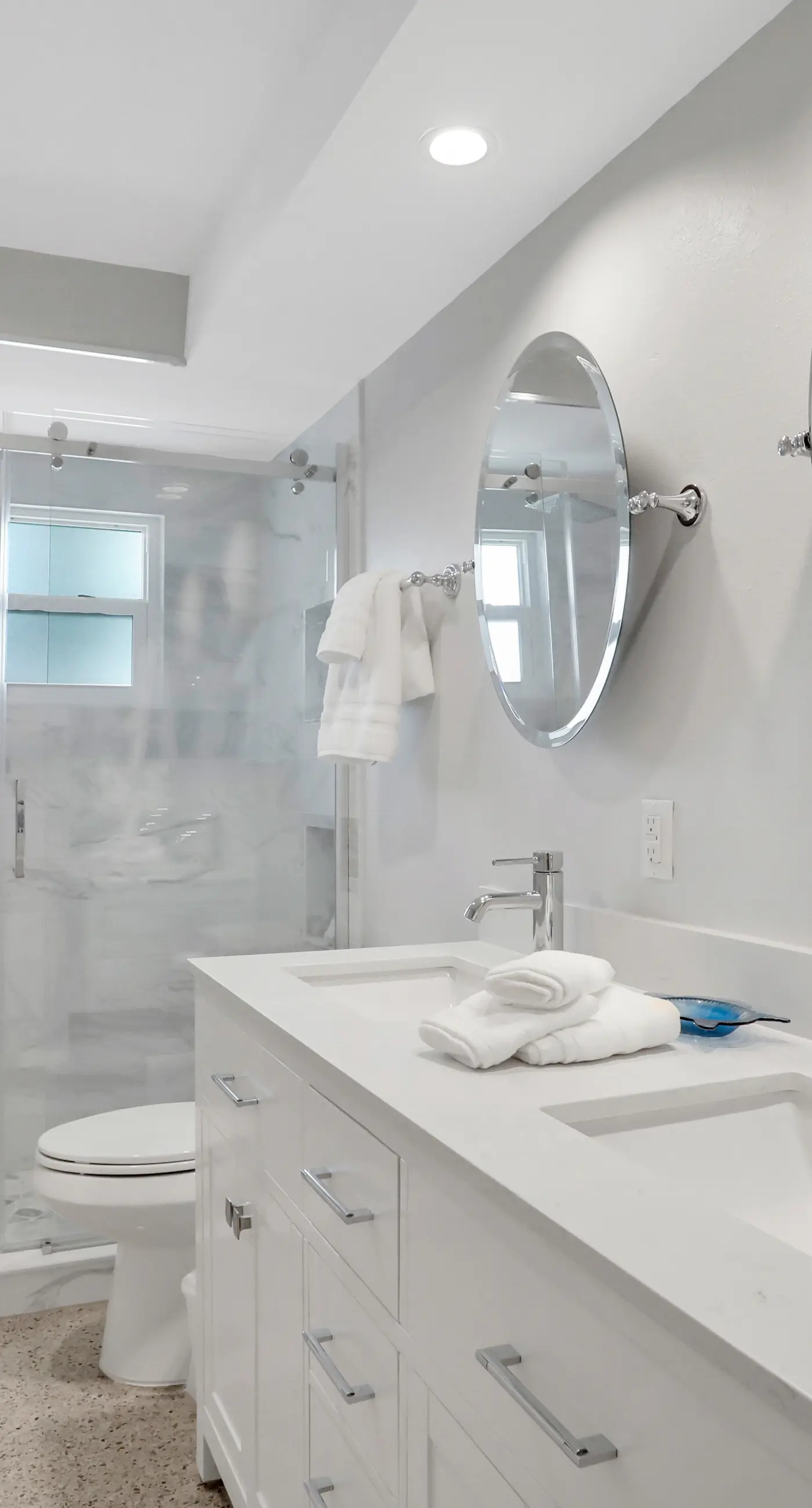 Renovated duplex near Honeymoon Caladesi Island with patio AC and WD