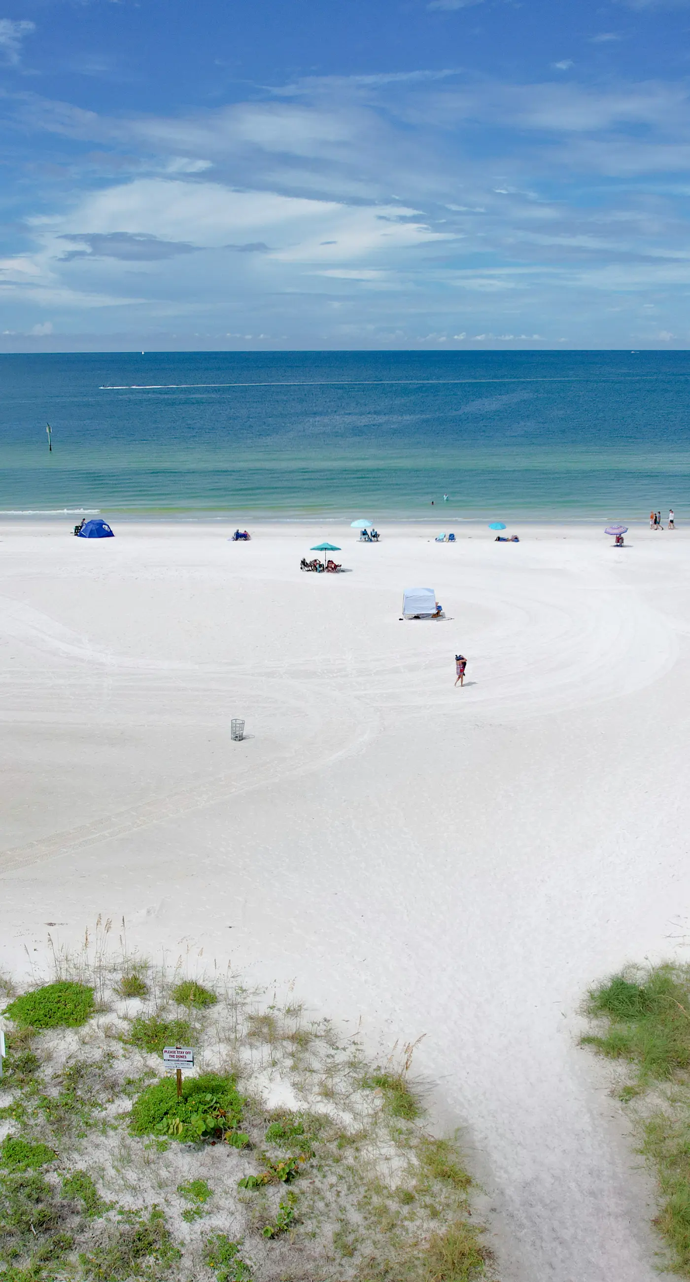 Renovated duplex near Honeymoon Caladesi Island with patio AC and WD