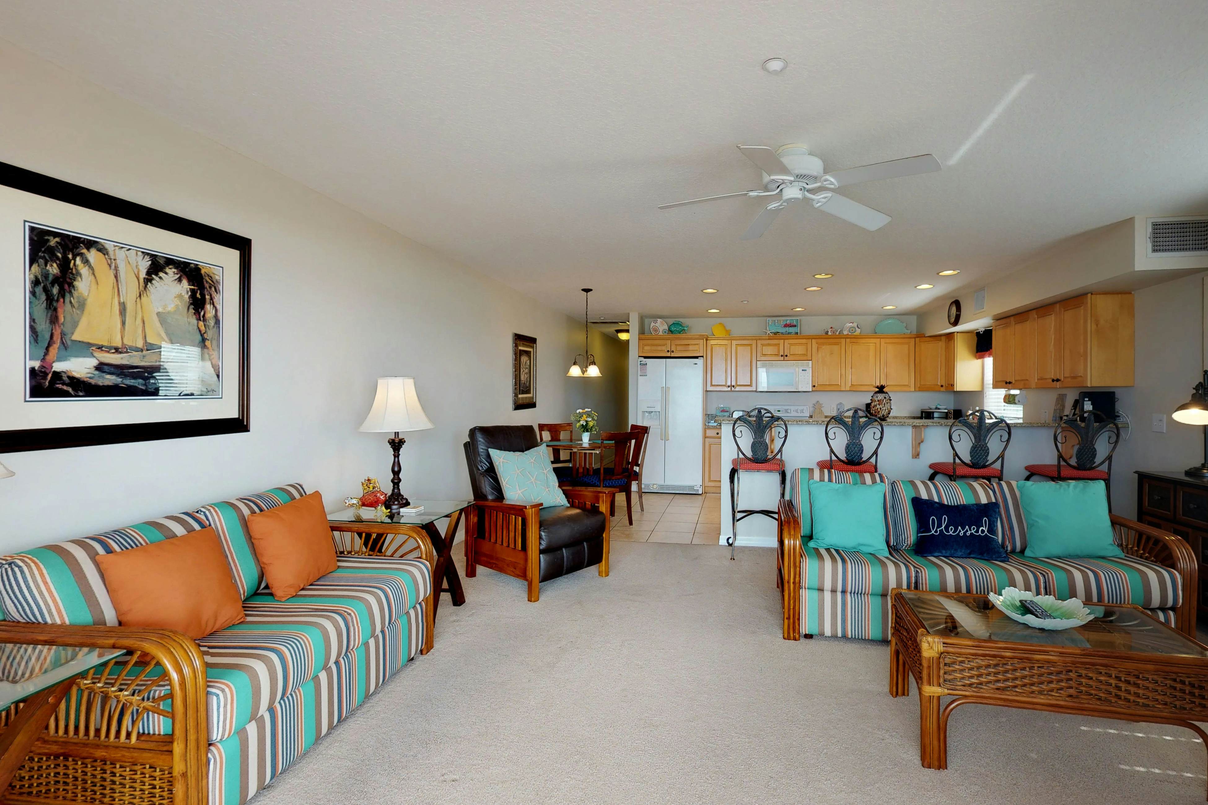 Corner waterfront condo with pool, Gulf views & easy beach access