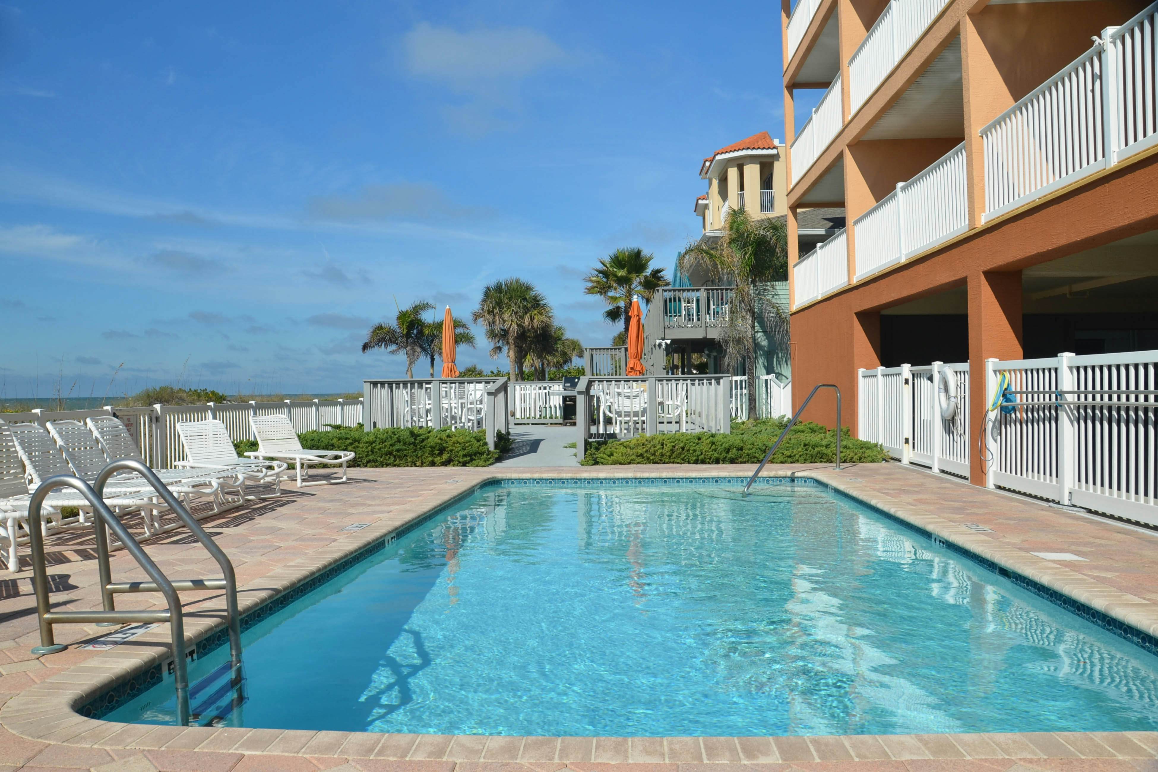 Corner waterfront condo with pool, Gulf views & easy beach access