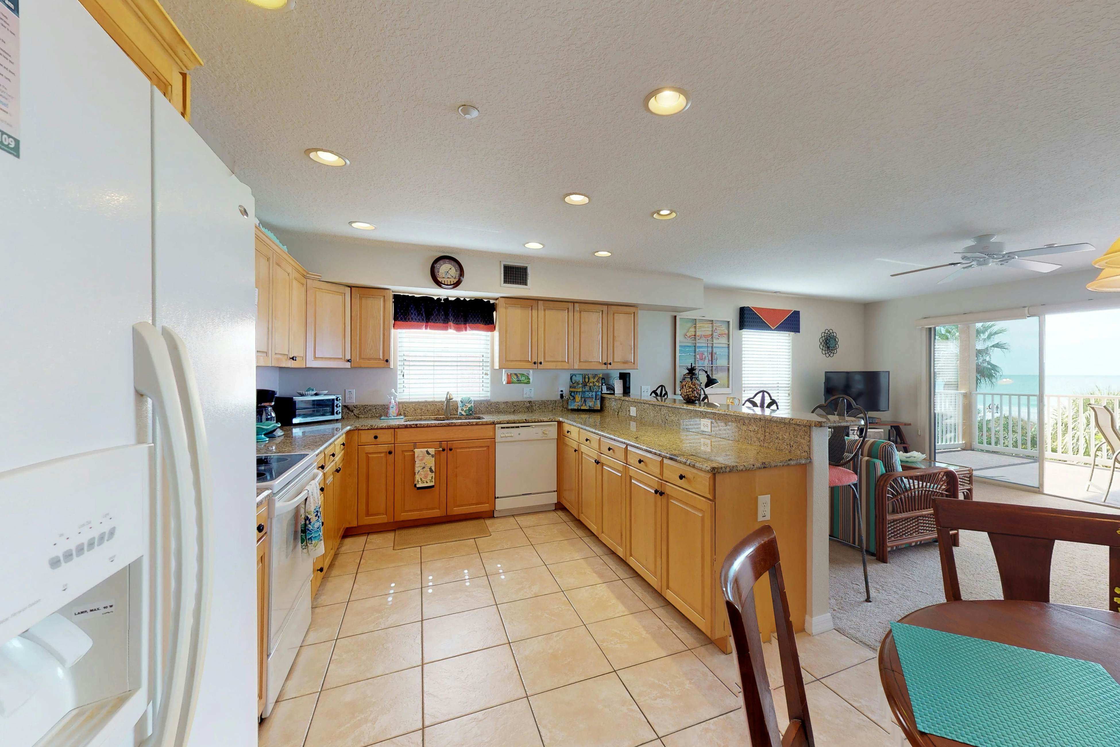 Corner waterfront condo with pool, Gulf views & easy beach access