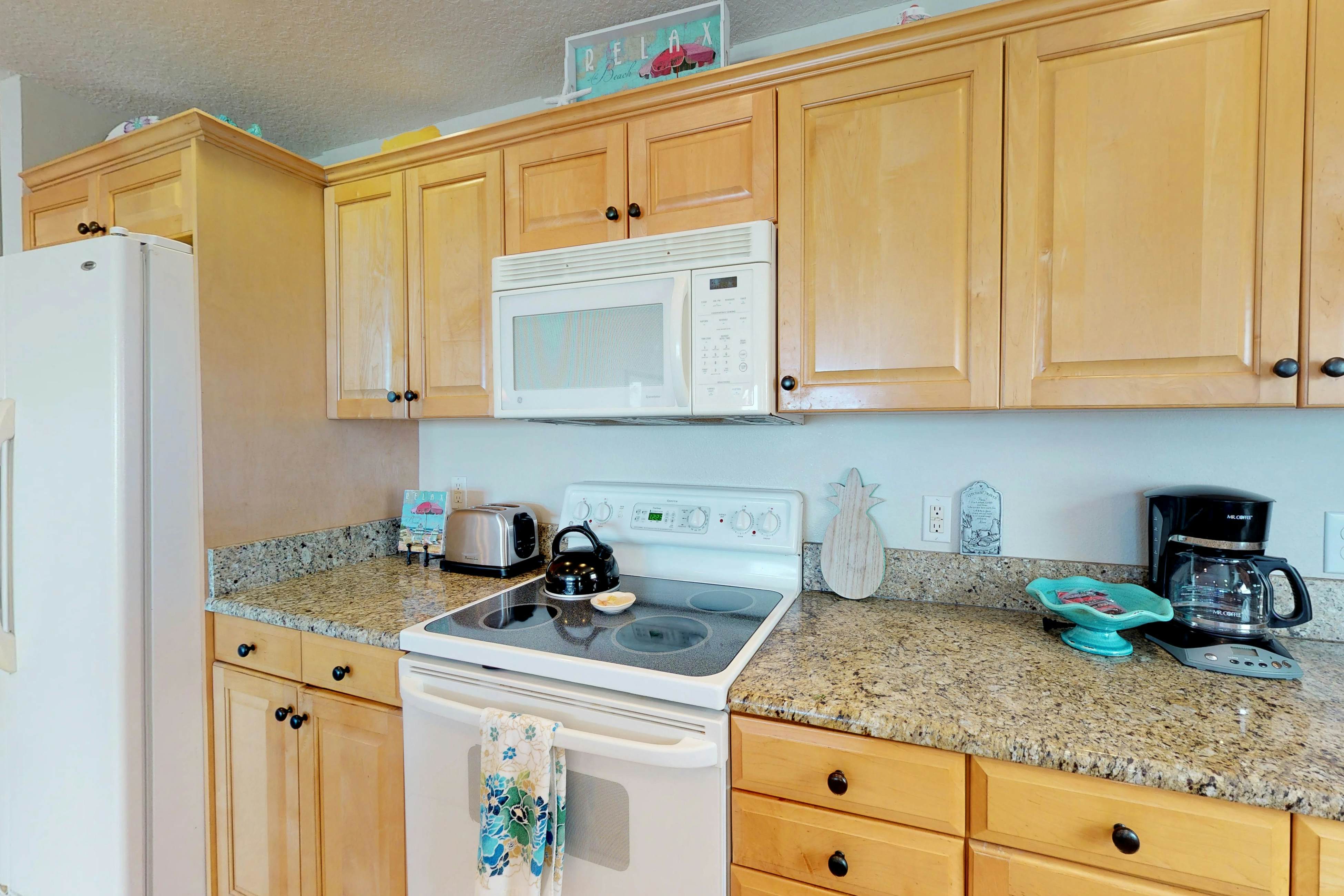 Corner waterfront condo with pool, Gulf views & easy beach access