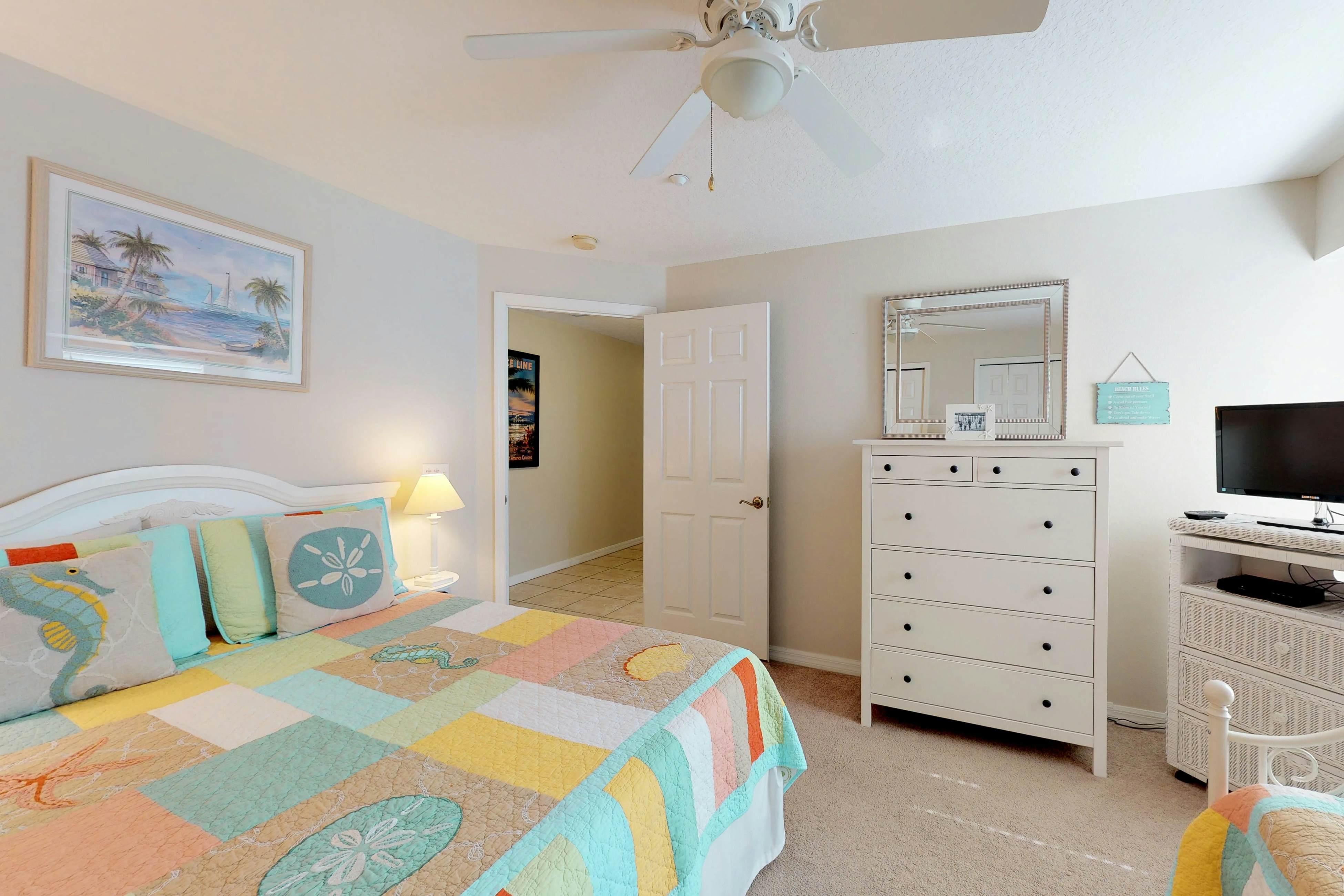 Corner waterfront condo with pool, Gulf views & easy beach access