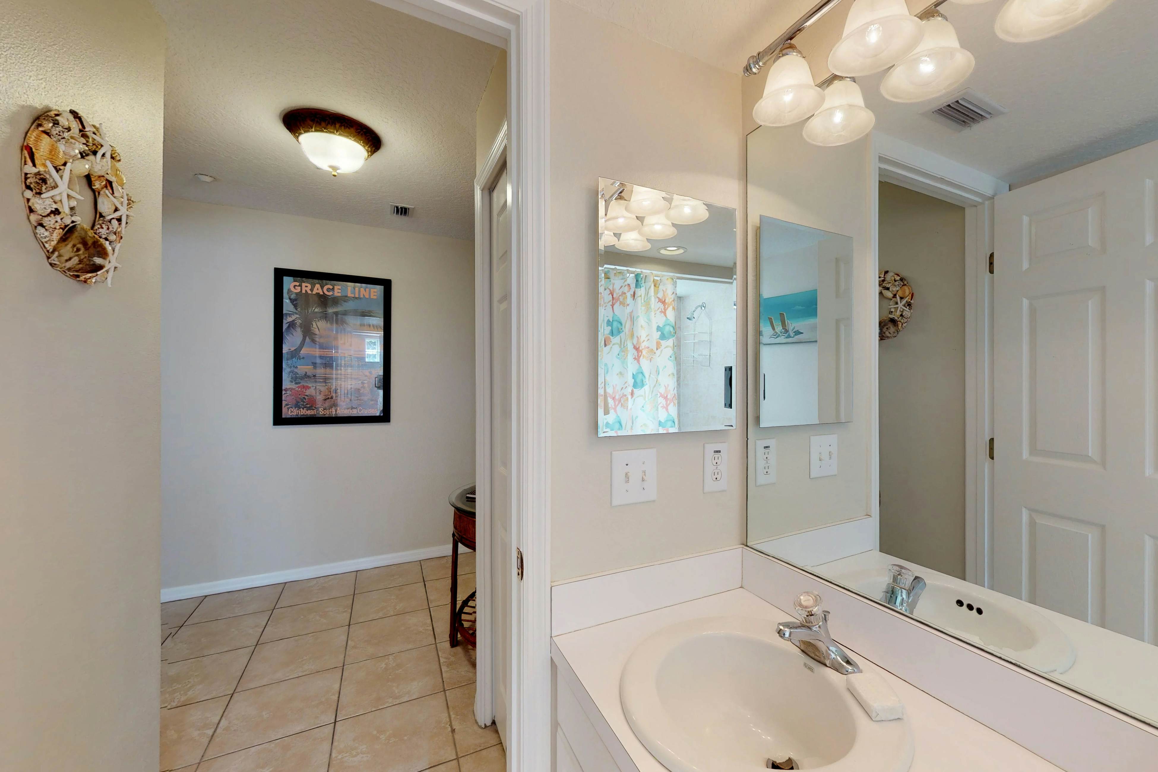 Corner waterfront condo with pool, Gulf views & easy beach access