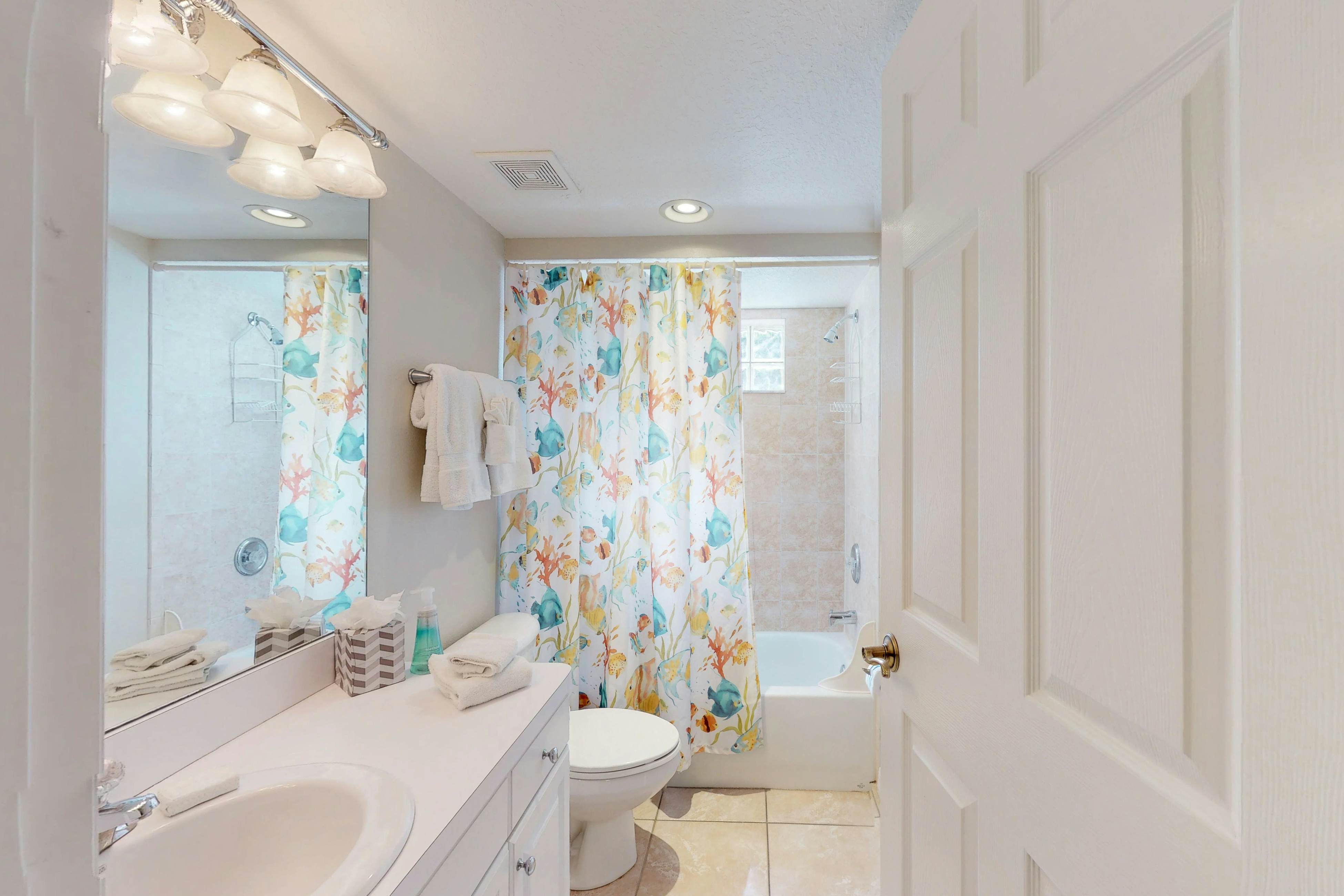 Corner waterfront condo with pool, Gulf views & easy beach access