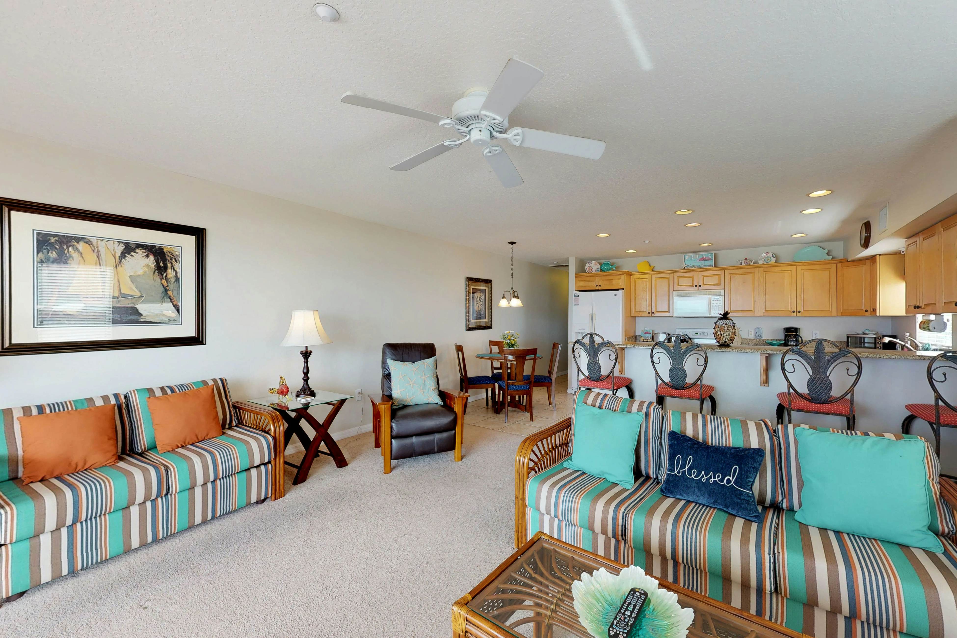 Corner waterfront condo with pool, Gulf views & easy beach access