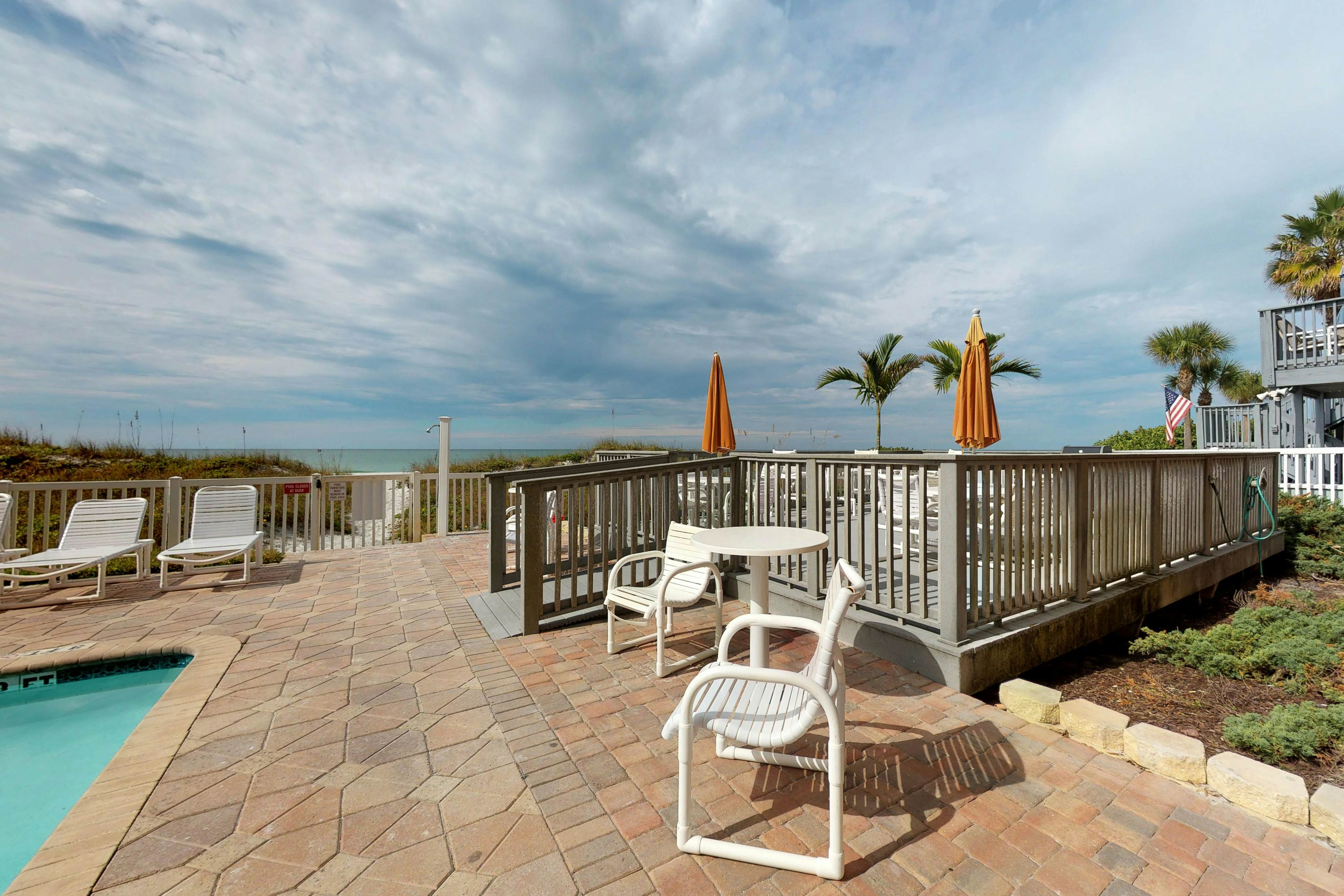 Corner waterfront condo with pool, Gulf views & easy beach access