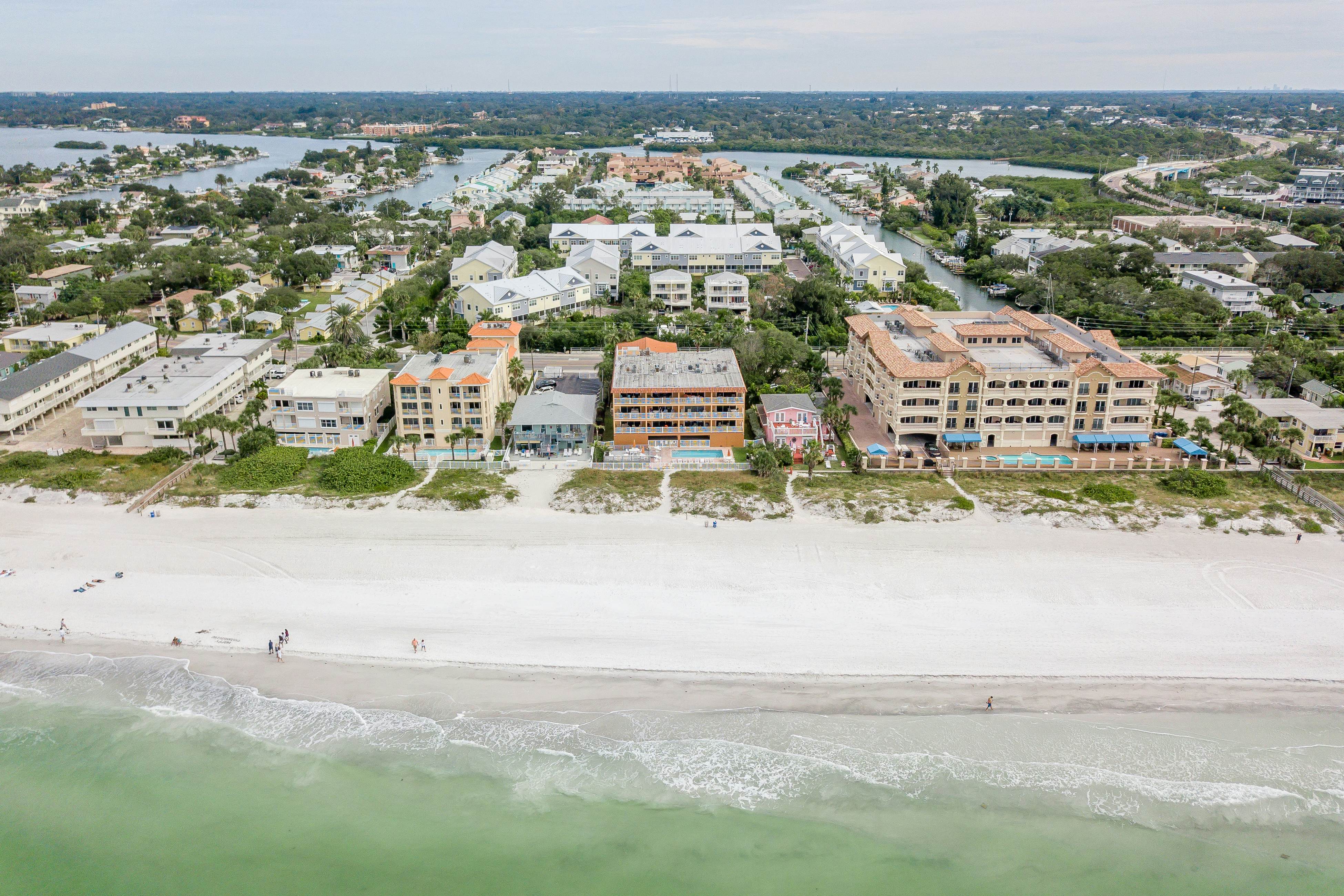 Corner waterfront condo with pool, Gulf views & easy beach access