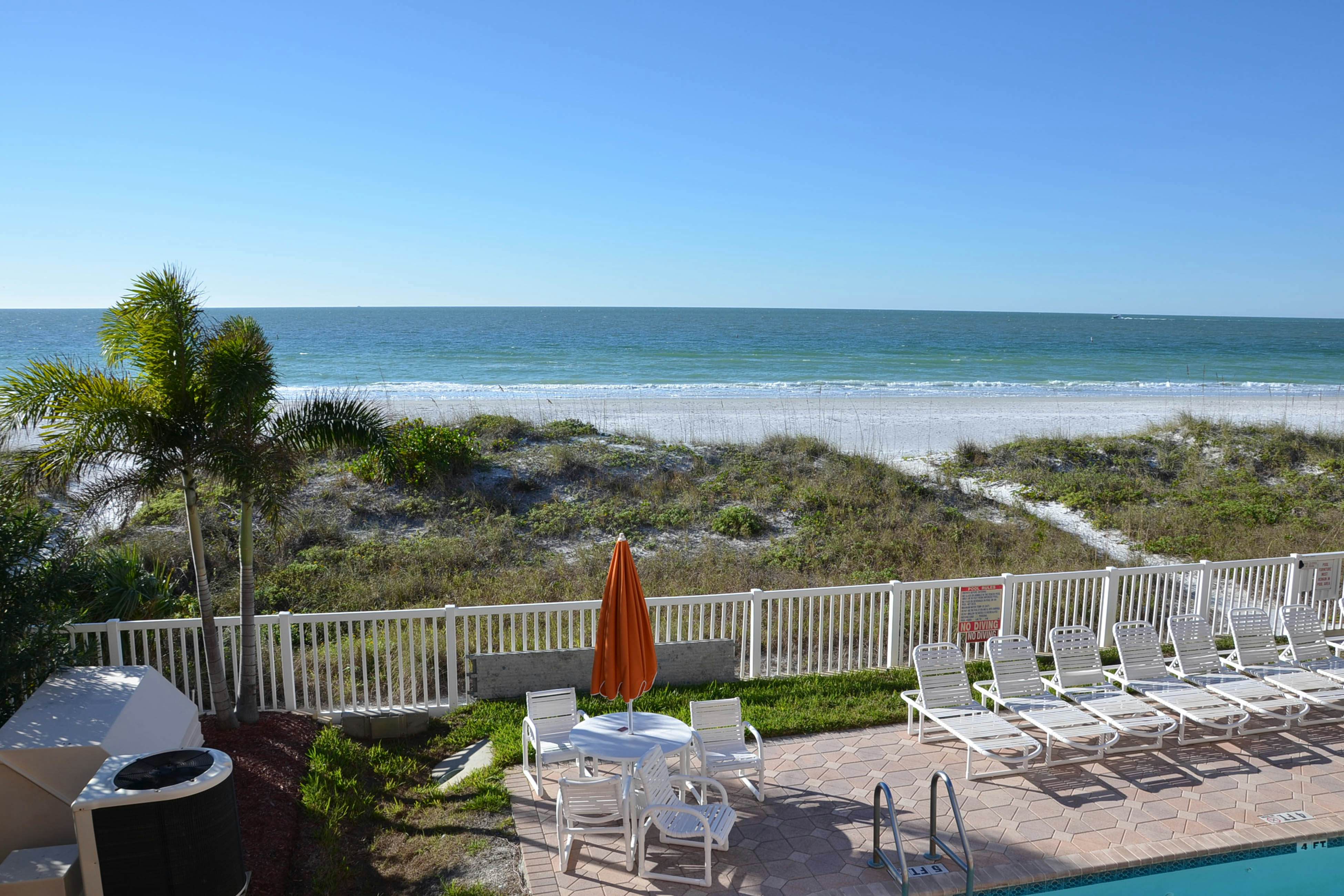 Corner waterfront condo with pool, Gulf views & easy beach access