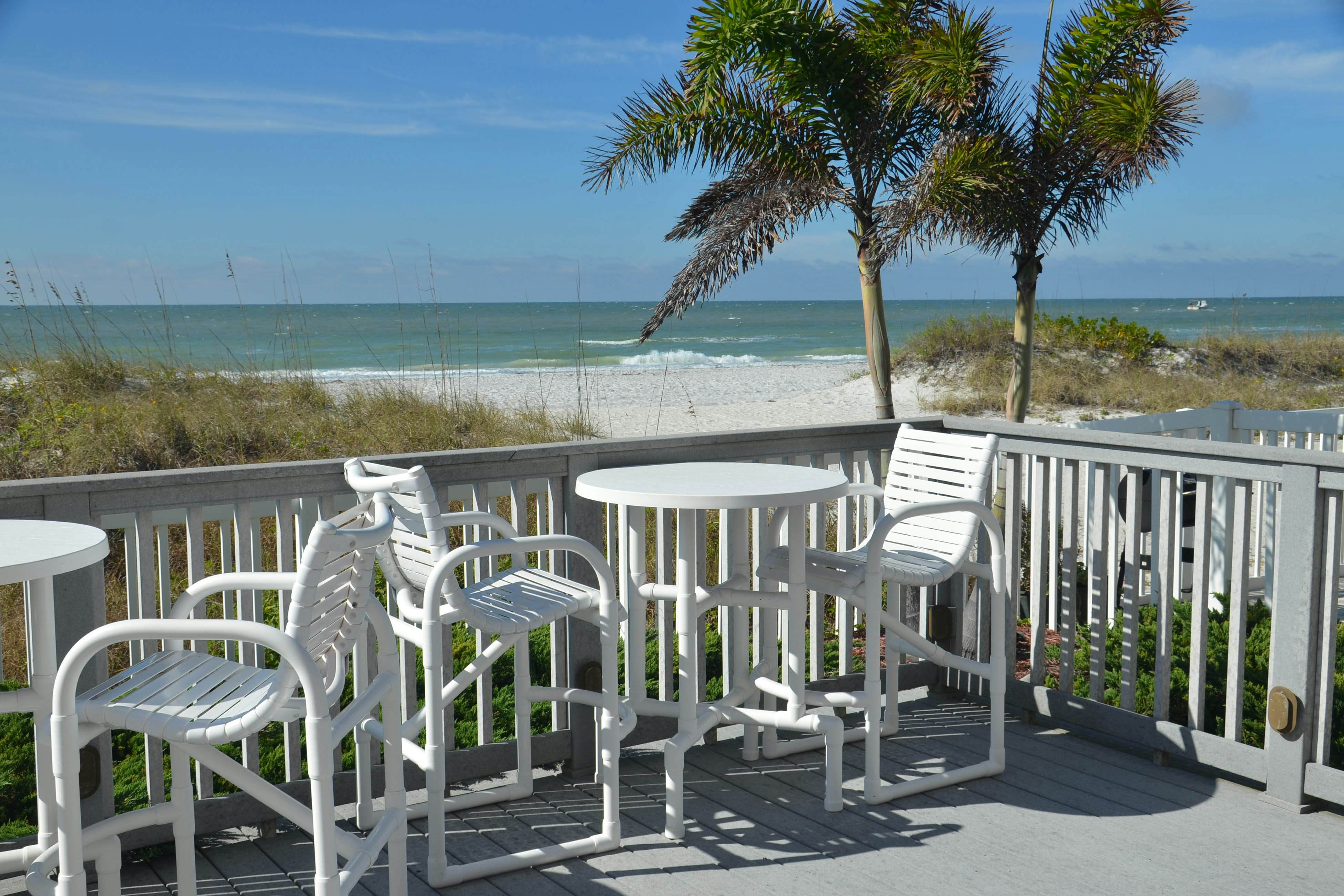 Corner waterfront condo with pool, Gulf views & easy beach access