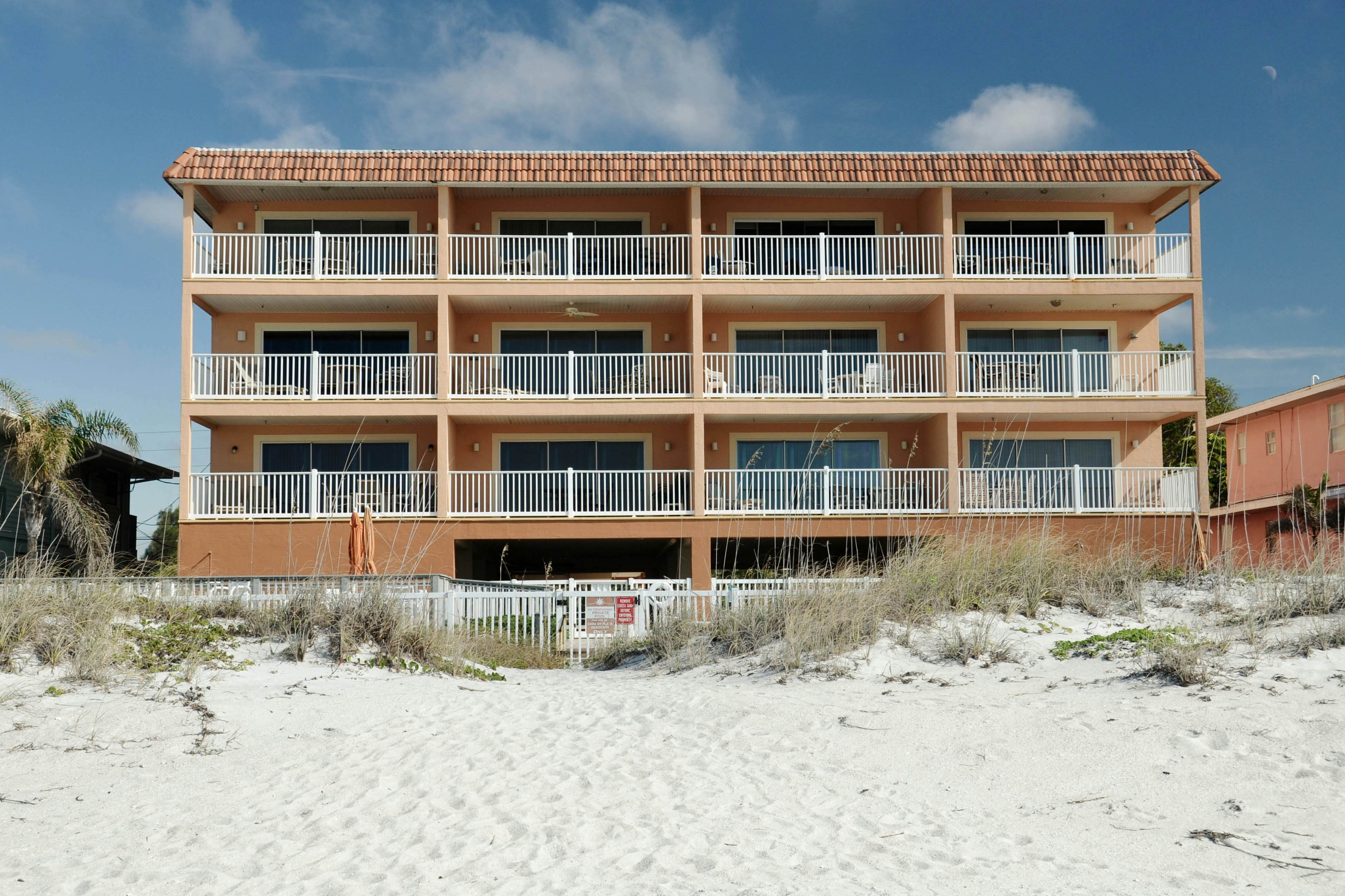 Corner waterfront condo with pool, Gulf views & easy beach access