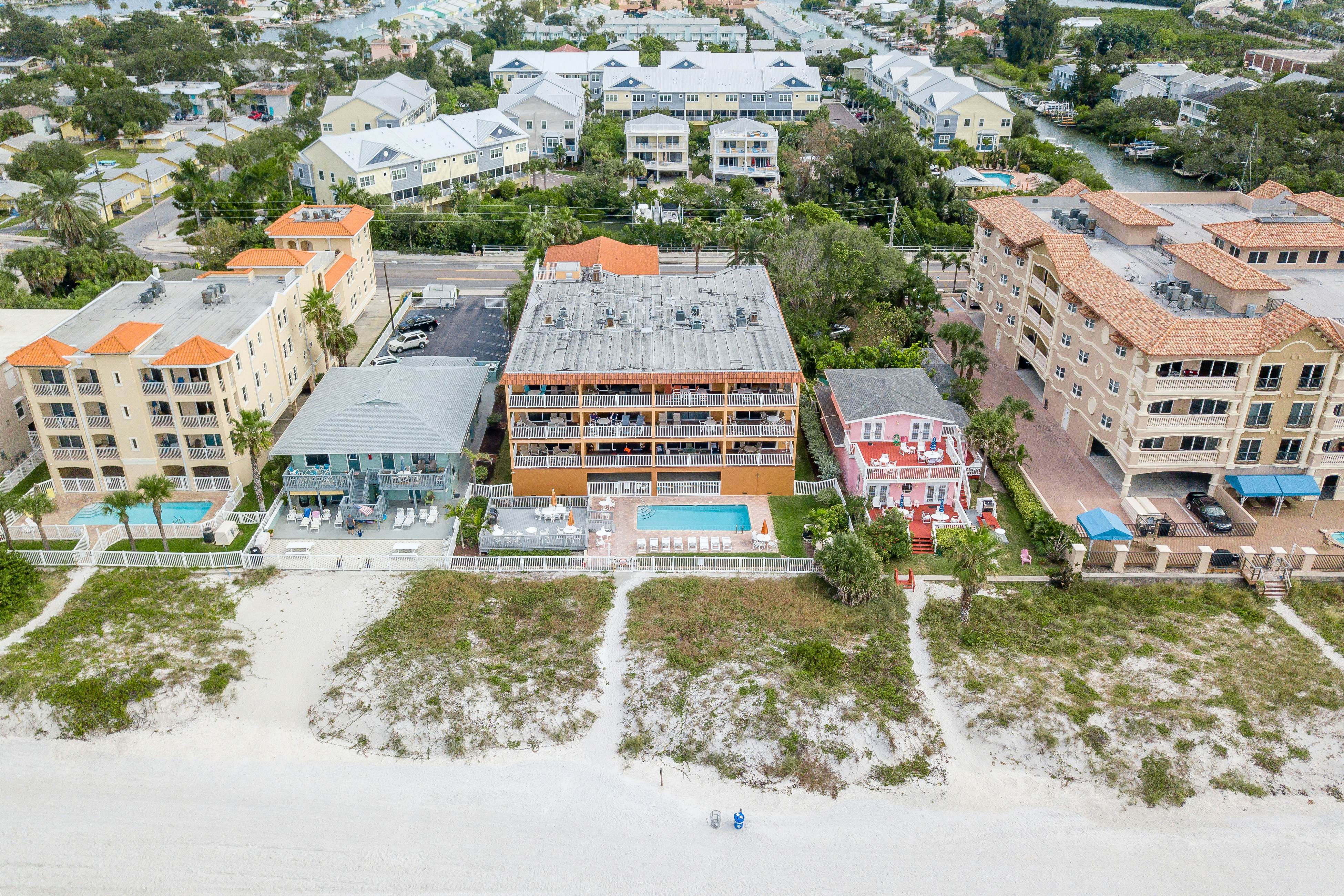 Corner waterfront condo with pool, Gulf views & easy beach access