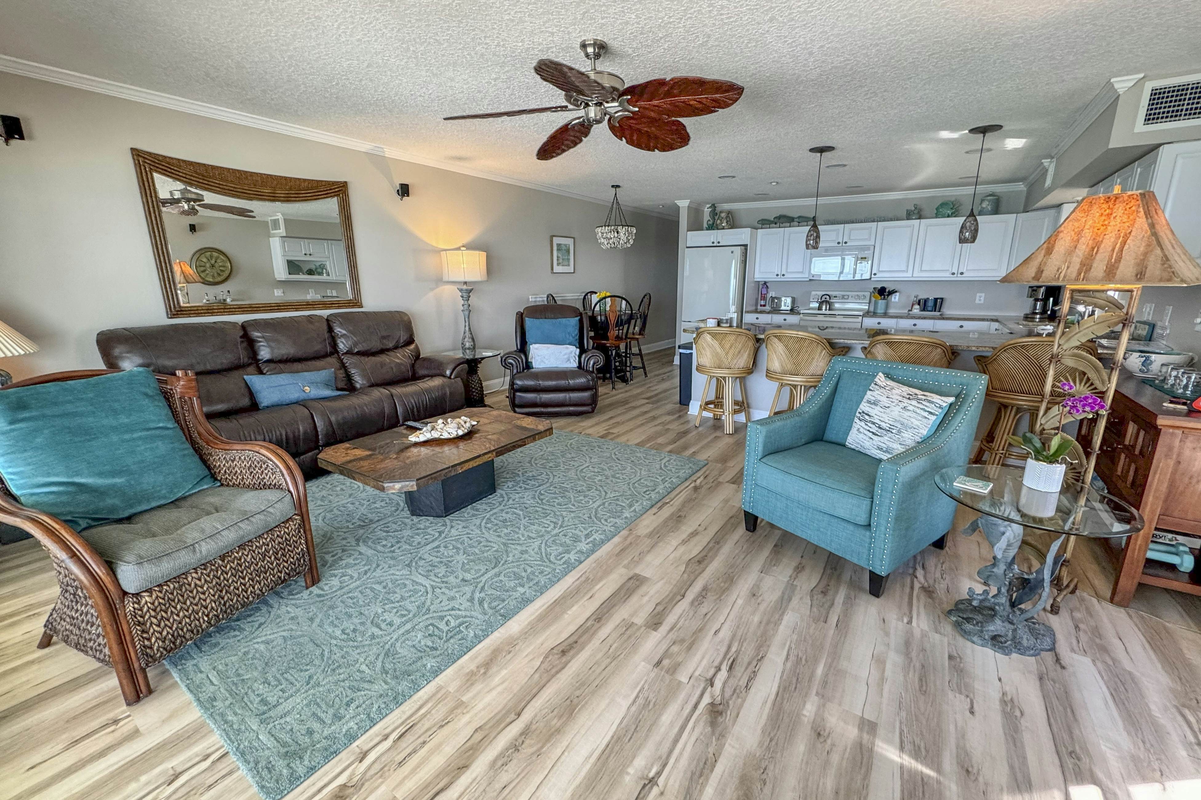 Gulf-front condo with amazing water views - steps to the beach