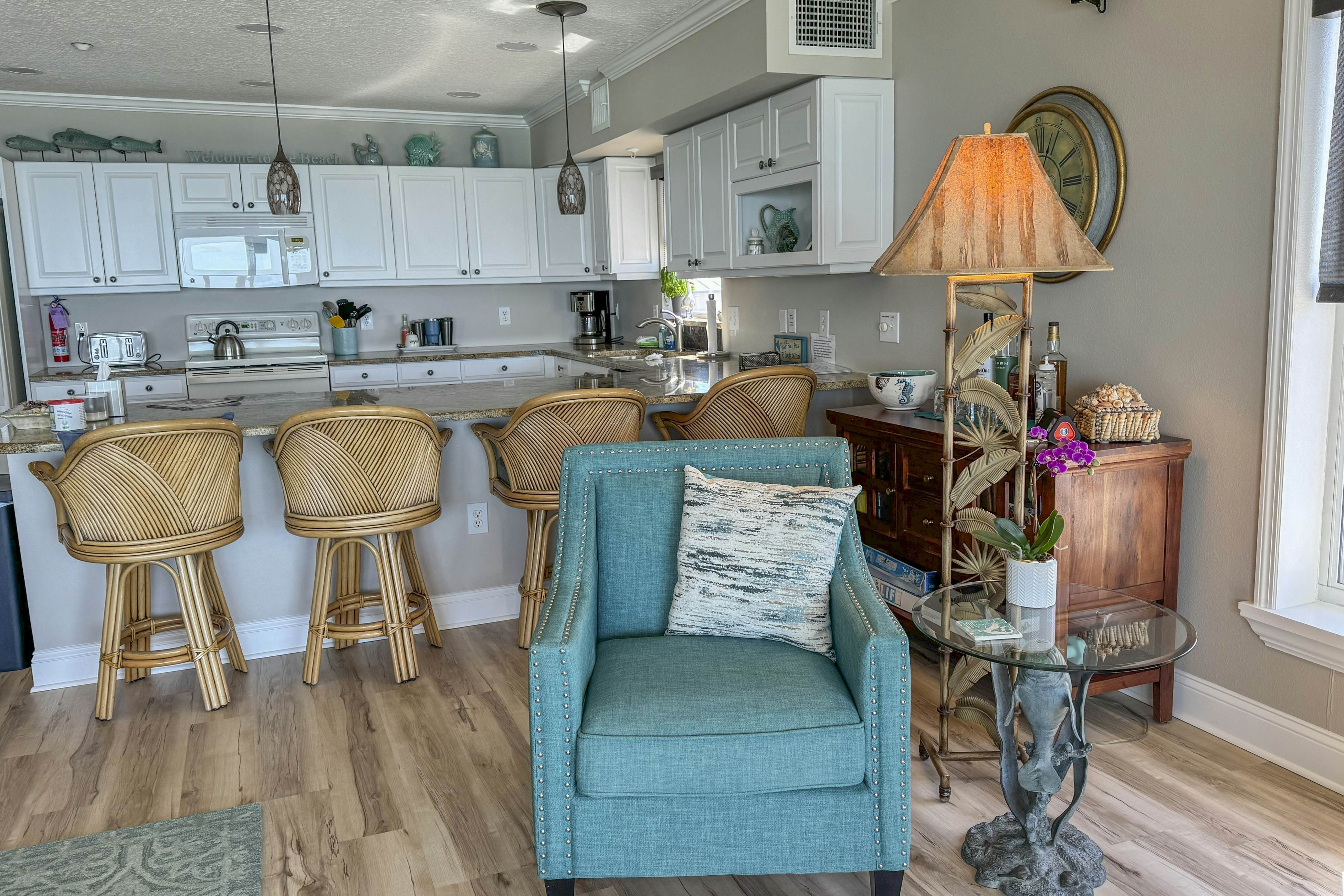 Gulf-front condo with amazing water views - steps to the beach