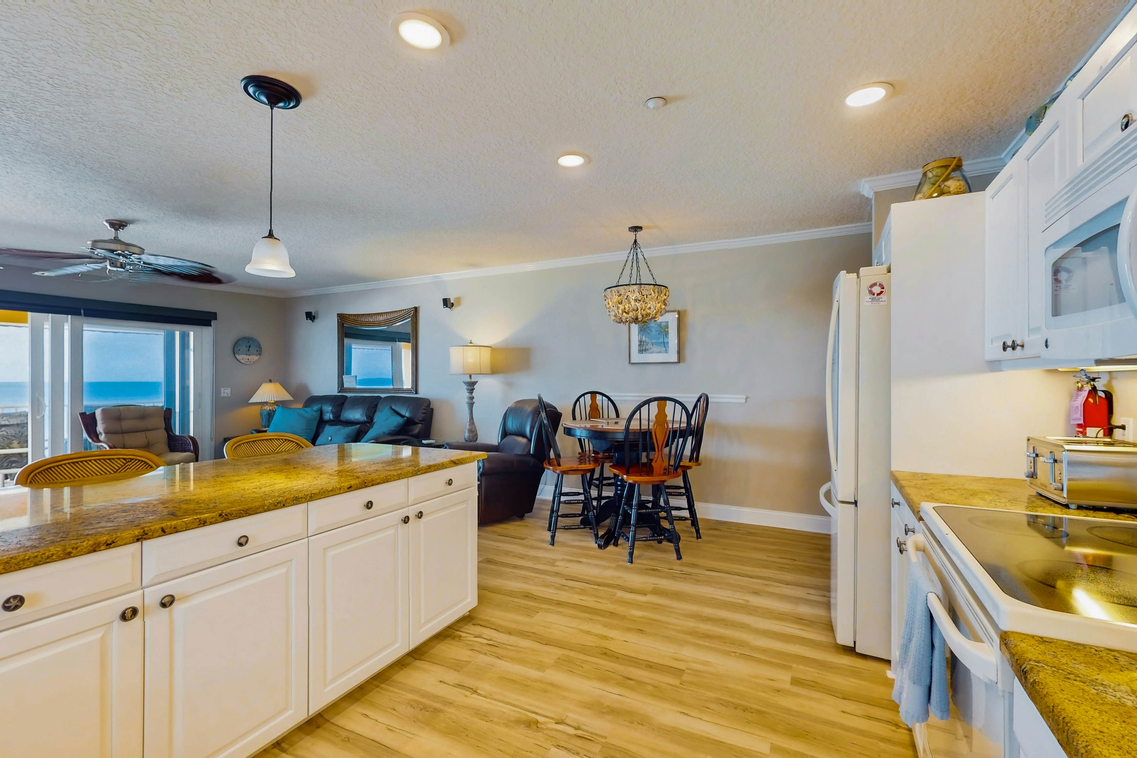 Gulf-front condo with amazing water views - steps to the beach