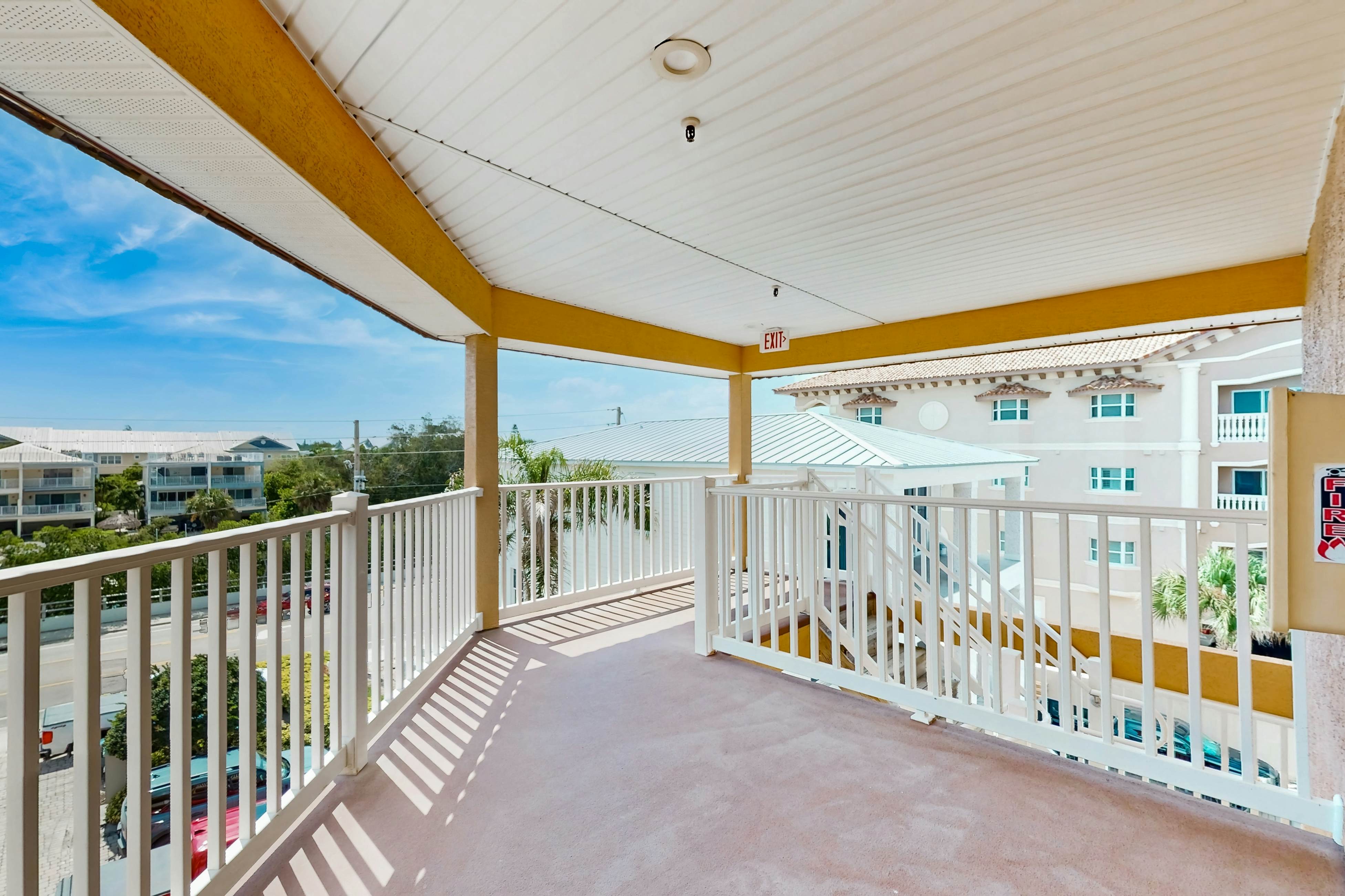 Gulf-front condo with amazing water views - steps to the beach