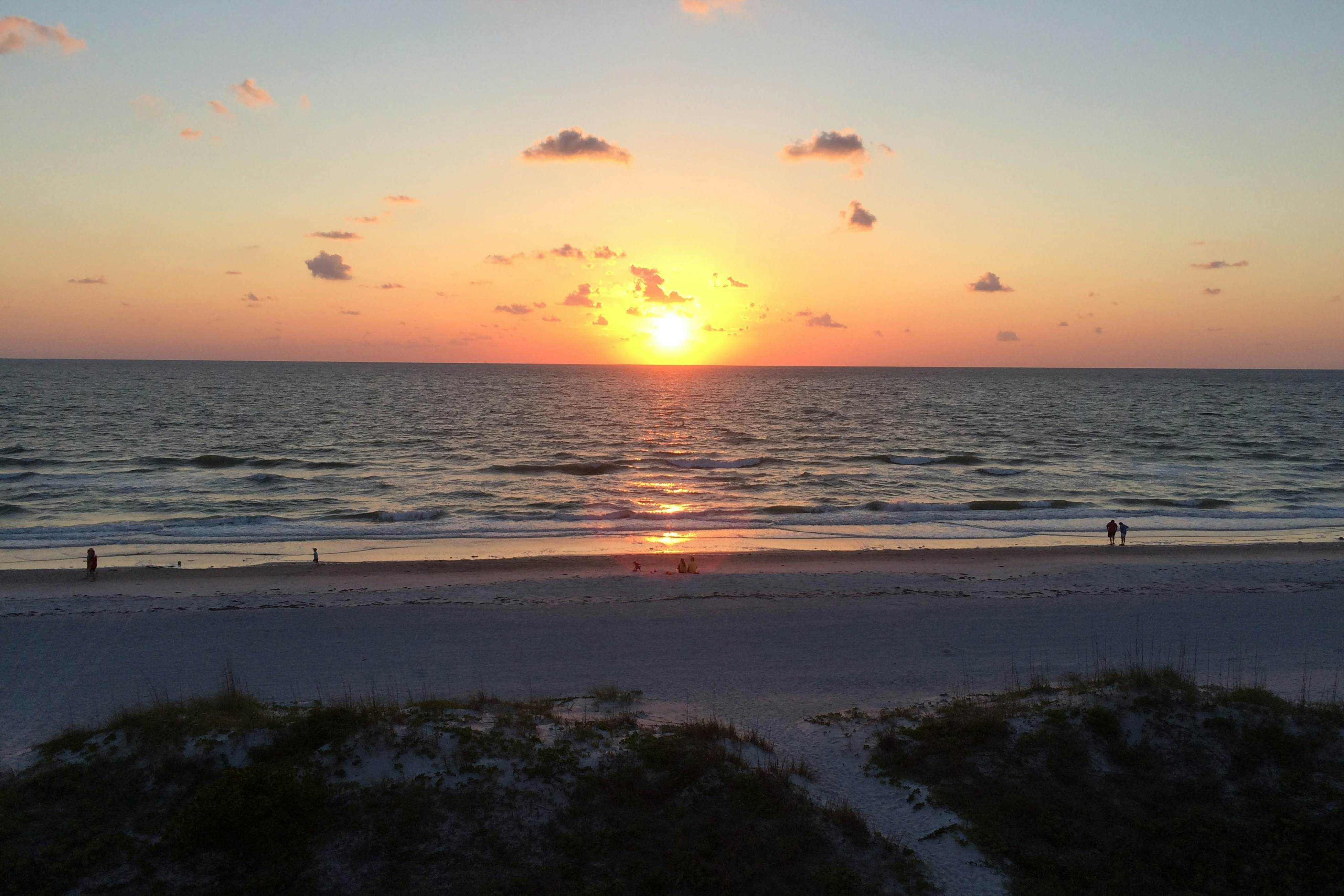 Gulf-front condo with amazing water views - steps to the beach