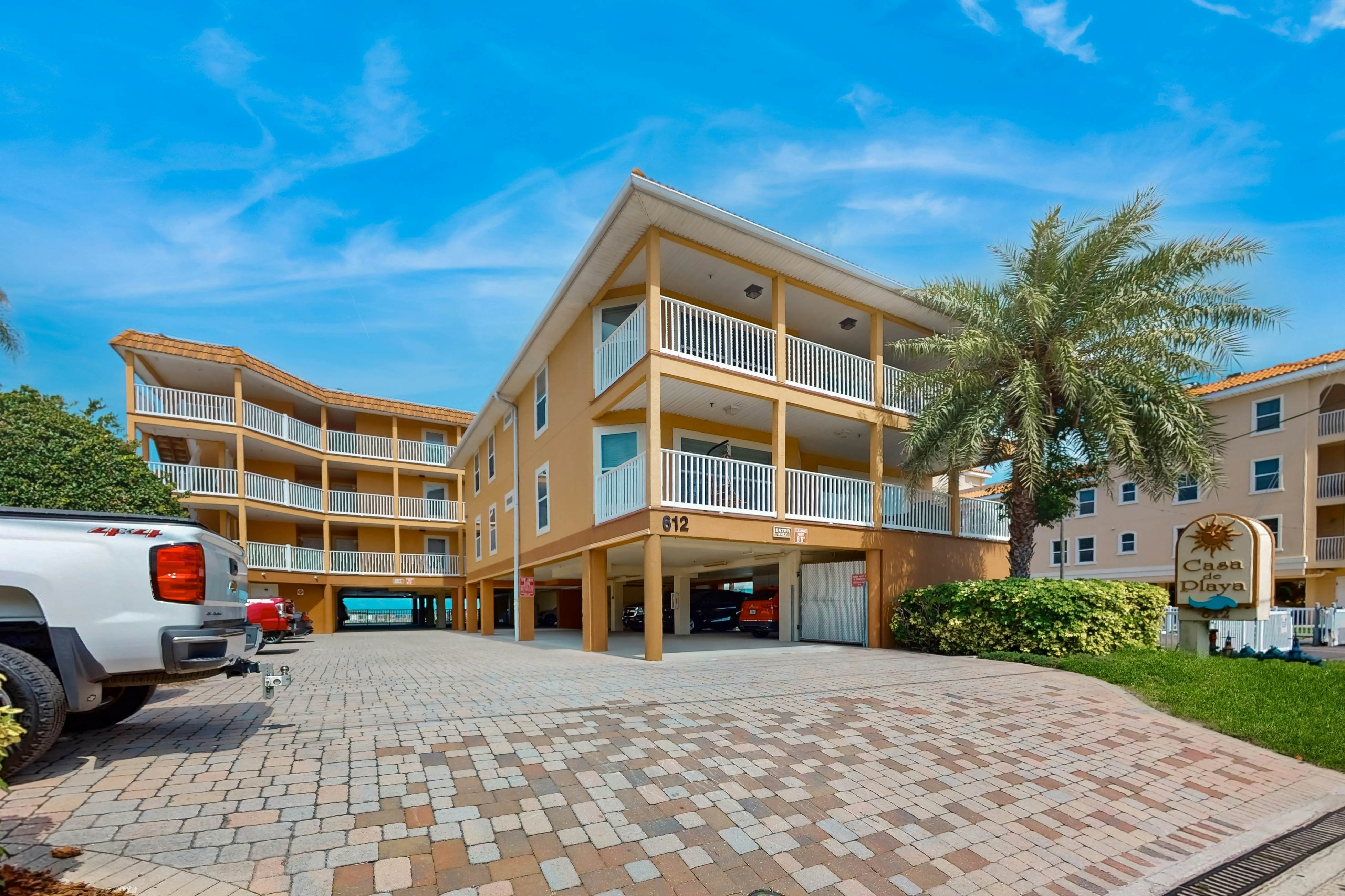 Gulf-front condo with amazing water views - steps to the beach