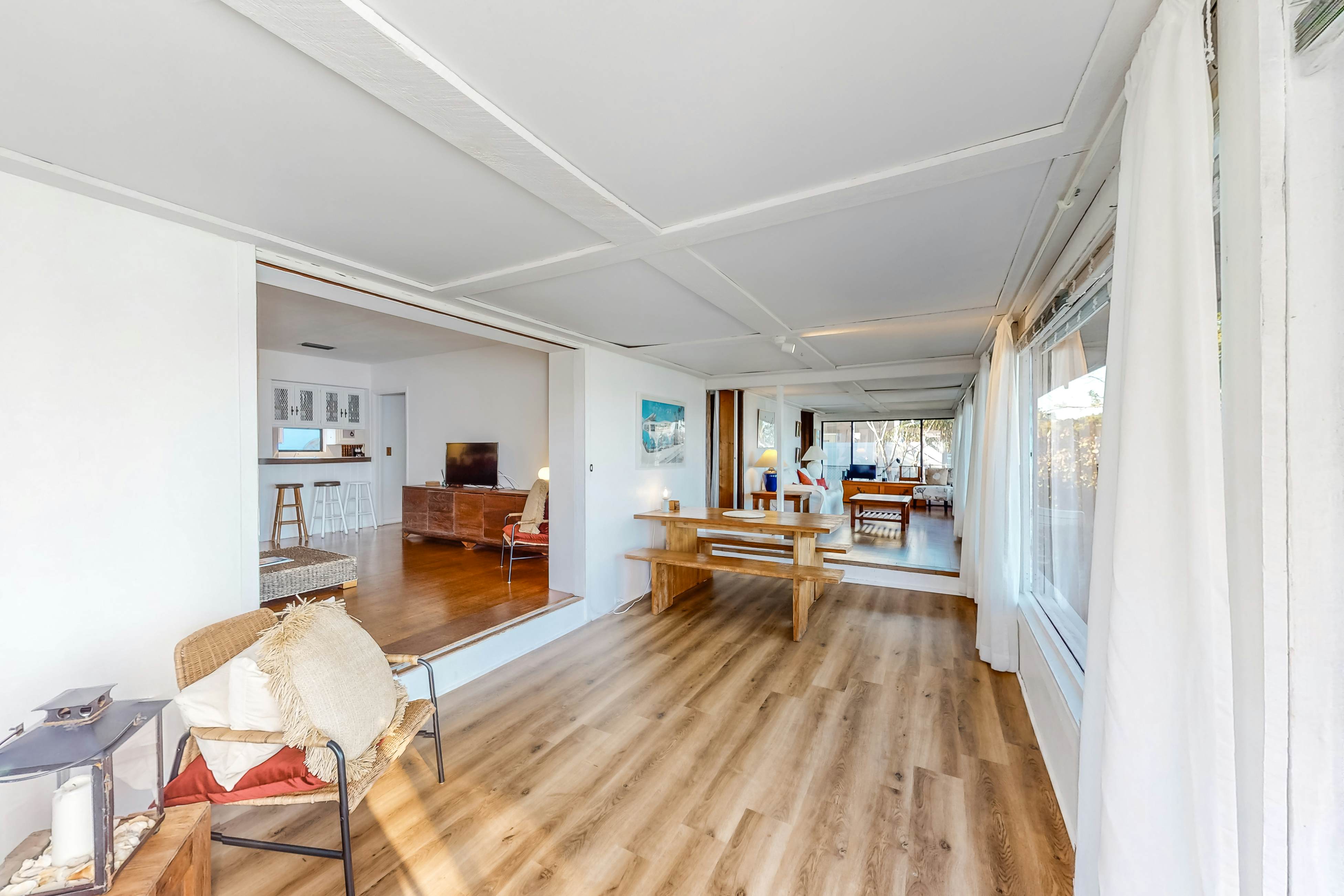 Waterfront home with deck, garden, WiFi & central AC - dog-friendly