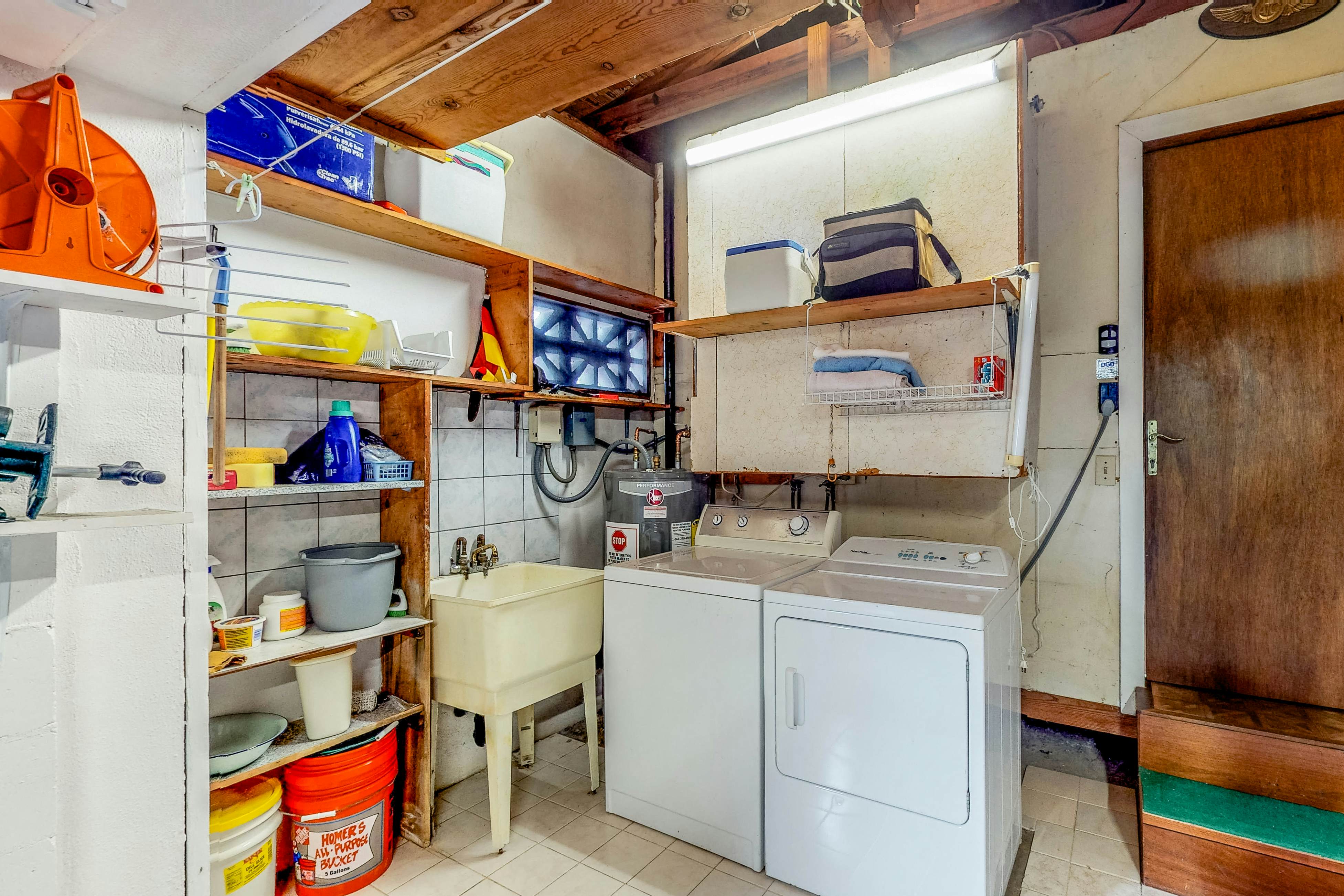 Waterfront home with deck, garden, WiFi & central AC - dog-friendly