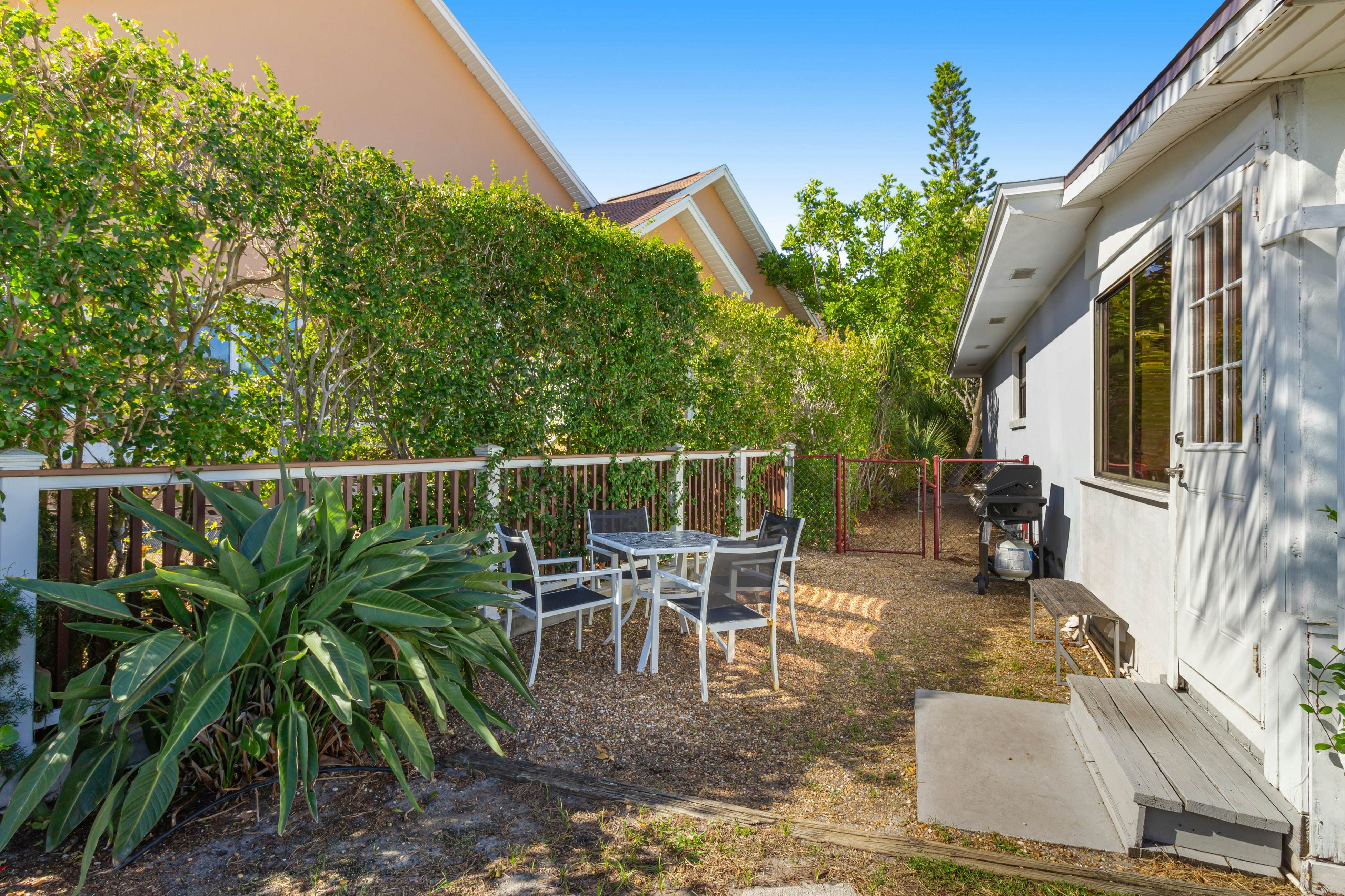 Waterfront home with deck, garden, WiFi & central AC - dog-friendly