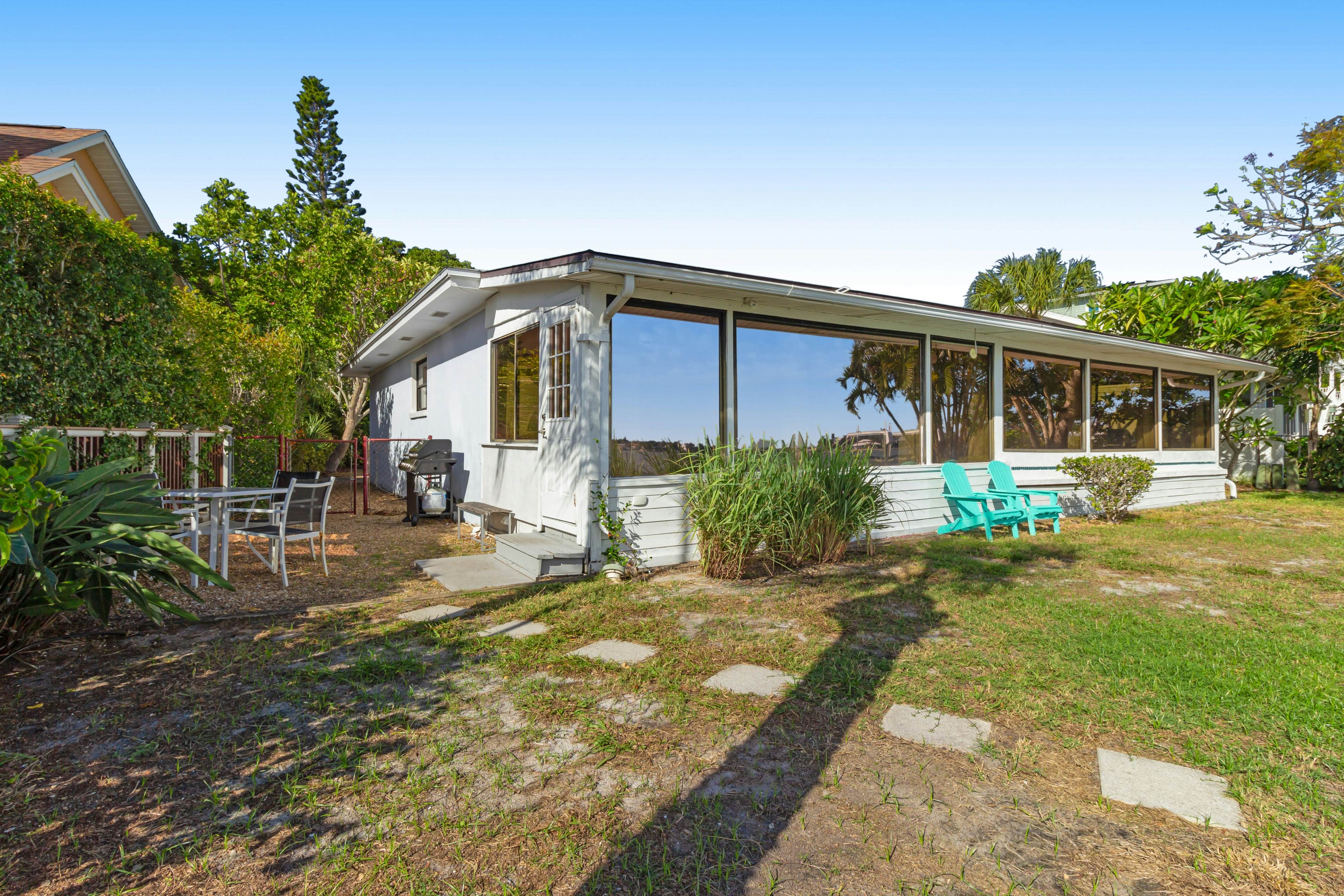 Waterfront home with deck, garden, WiFi & central AC - dog-friendly