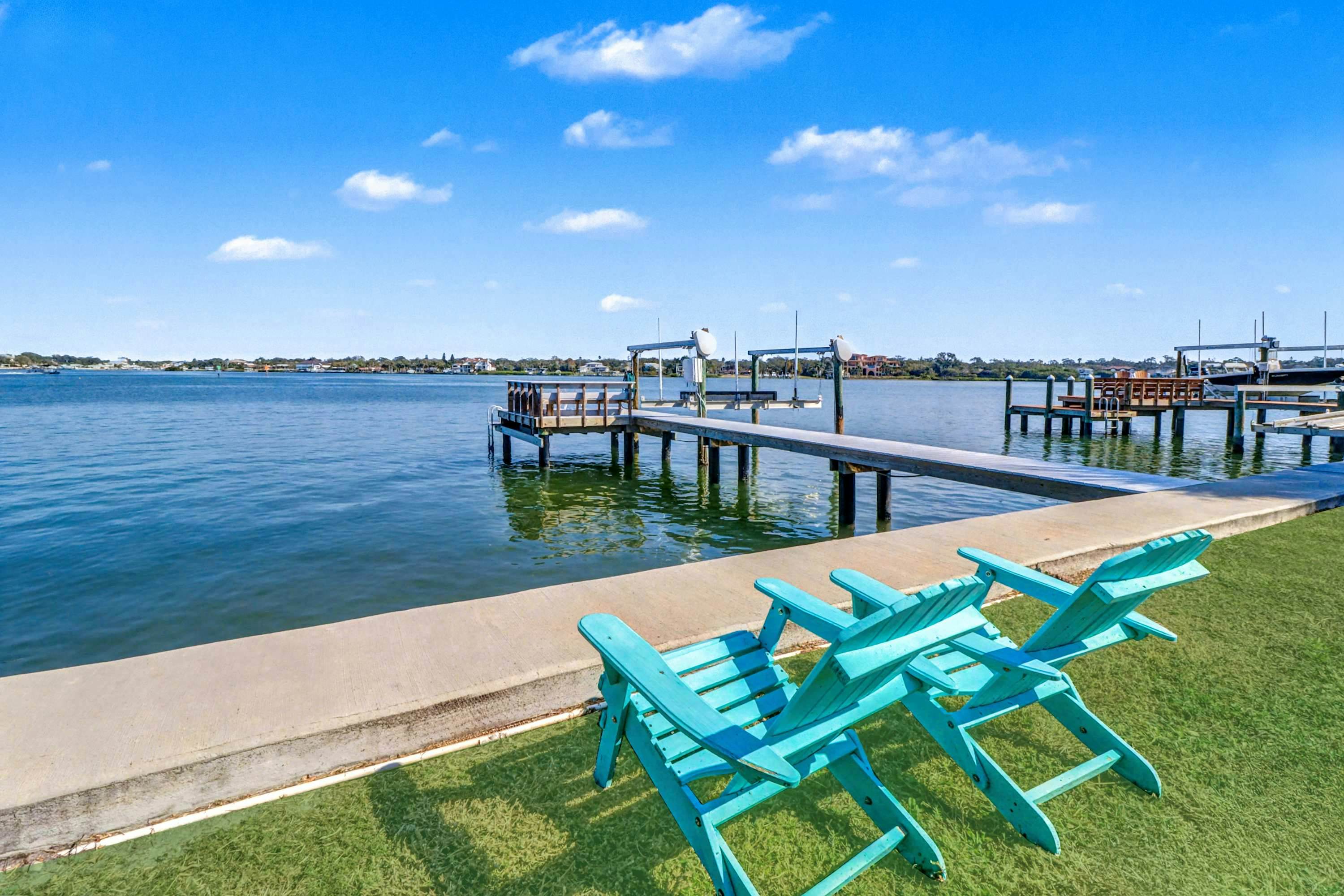 Waterfront home with deck, garden, WiFi & central AC - dog-friendly