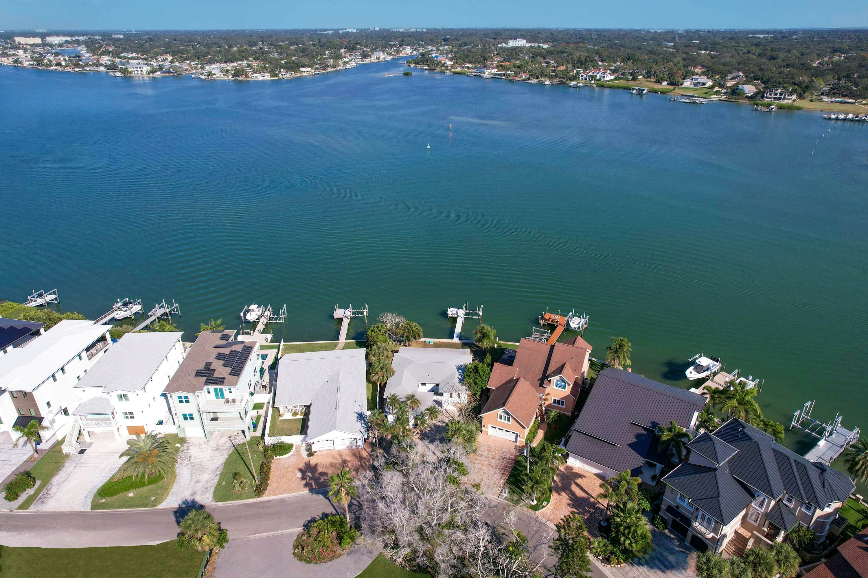 Waterfront home with deck, garden, WiFi & central AC - dog-friendly