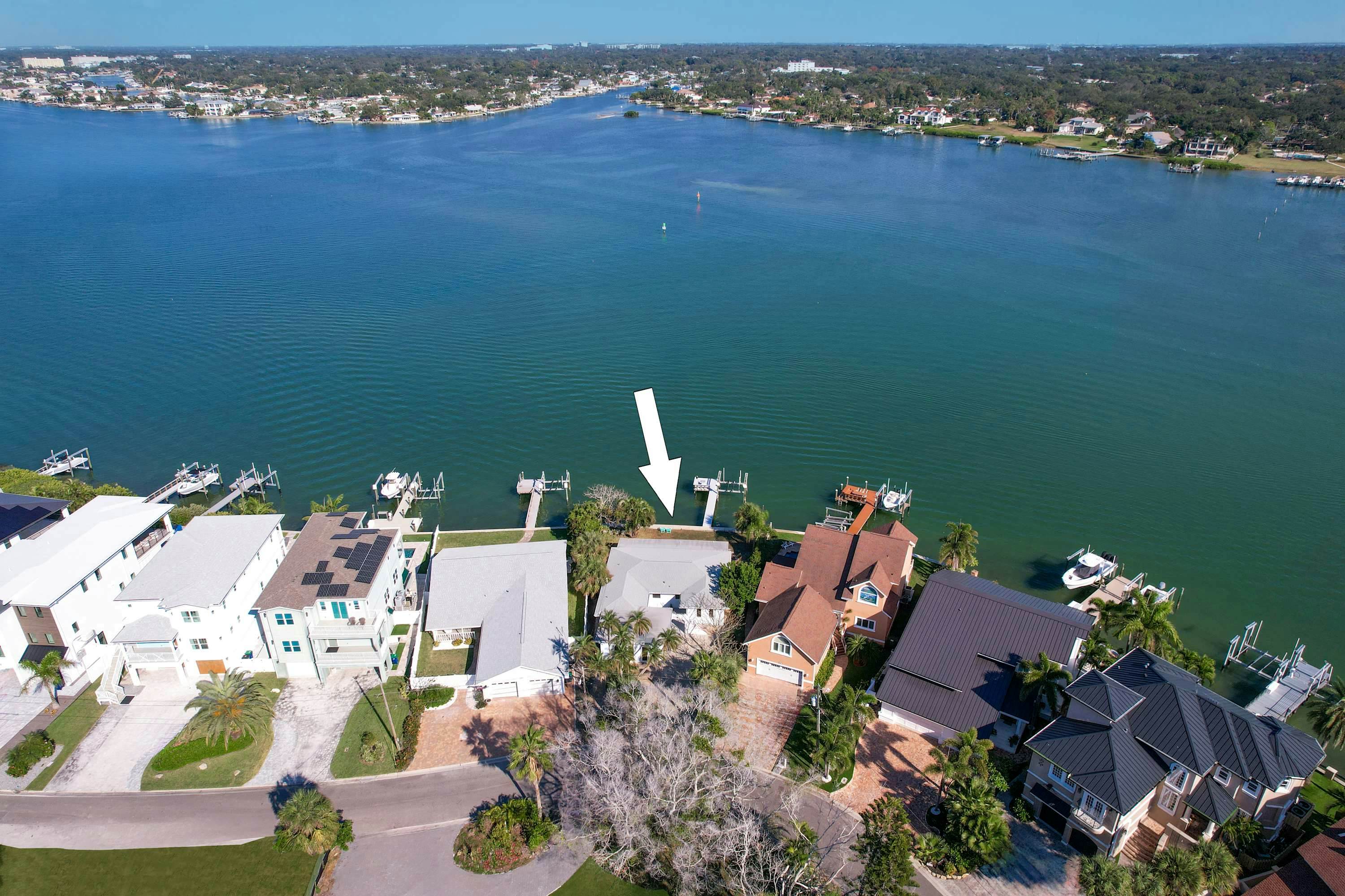 Waterfront home with deck, garden, WiFi & central AC - dog-friendly