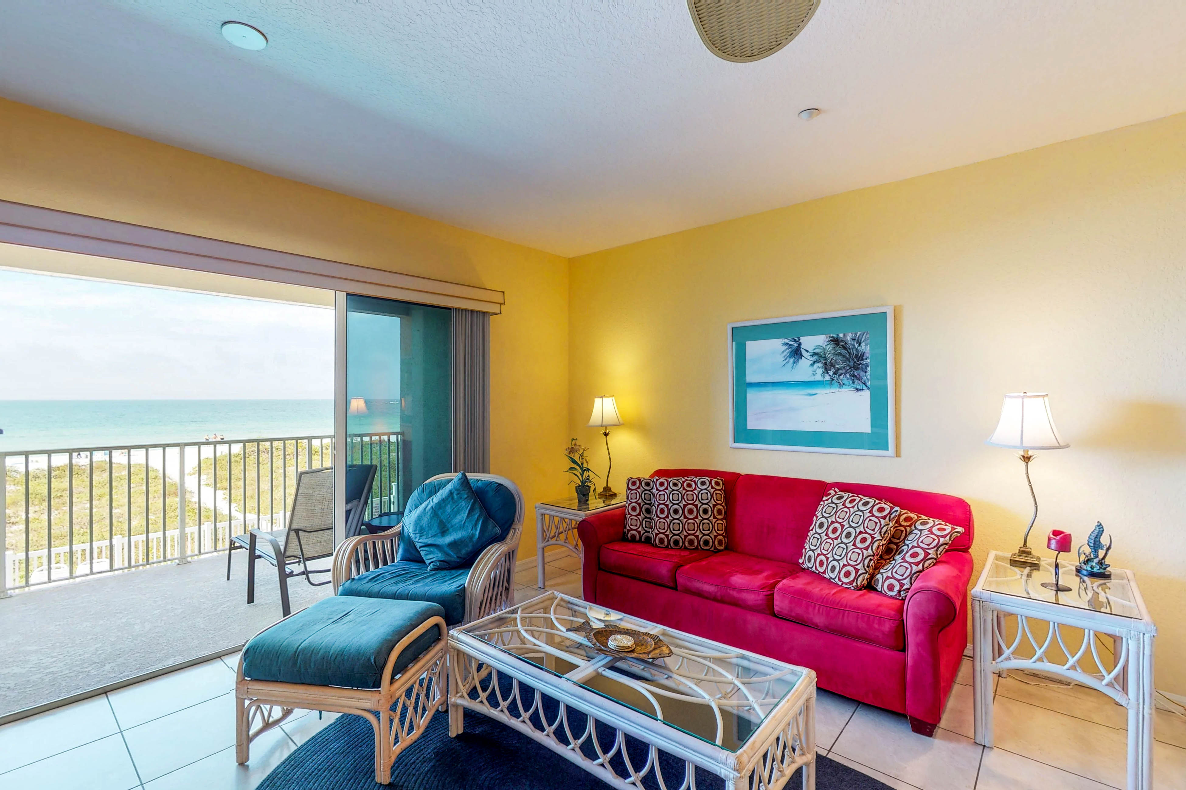 Beachfront condo with washer dryer pool and hot tub dog friendly