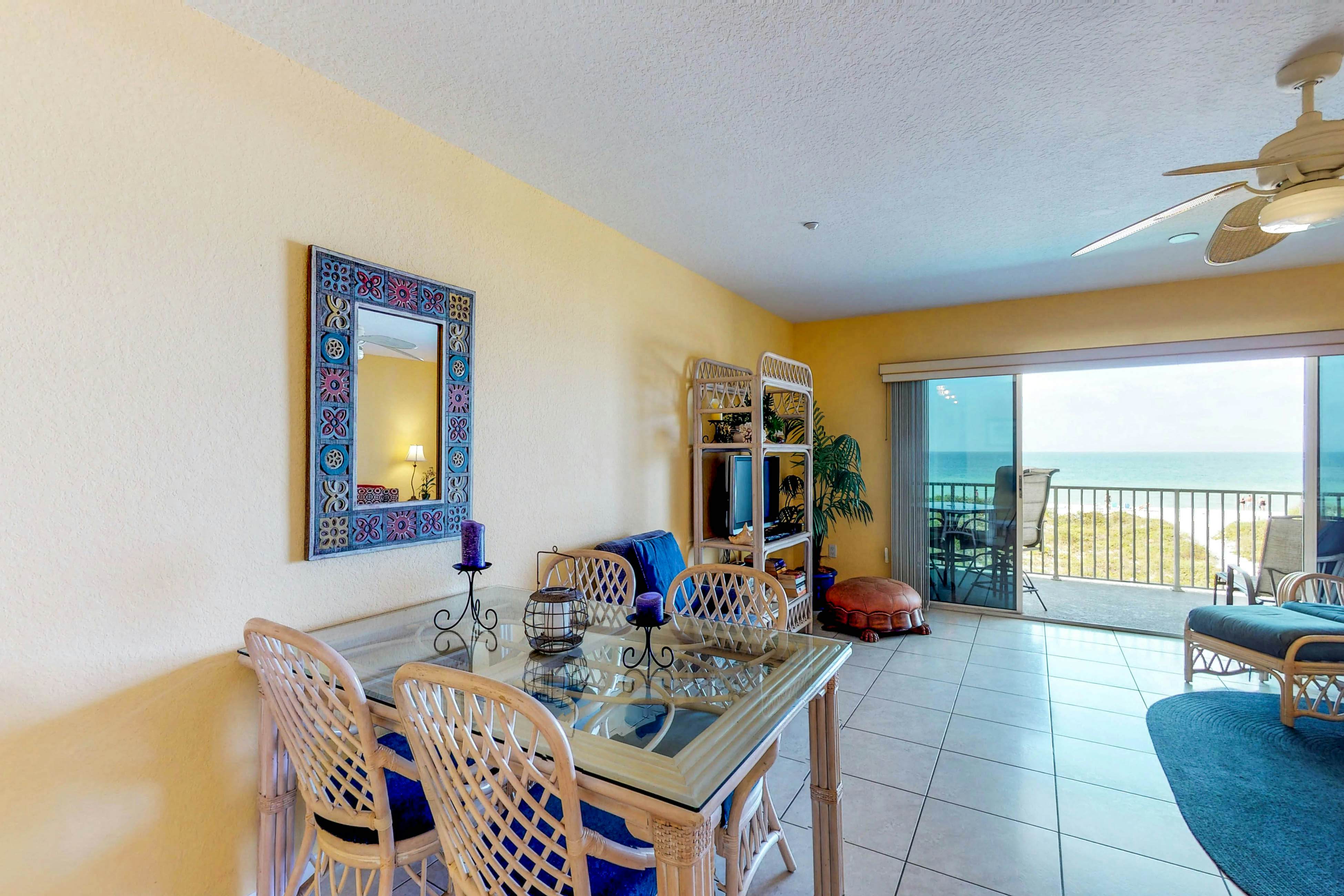 Beachfront condo with washer/dryer, pool & hot tub - dog-friendly