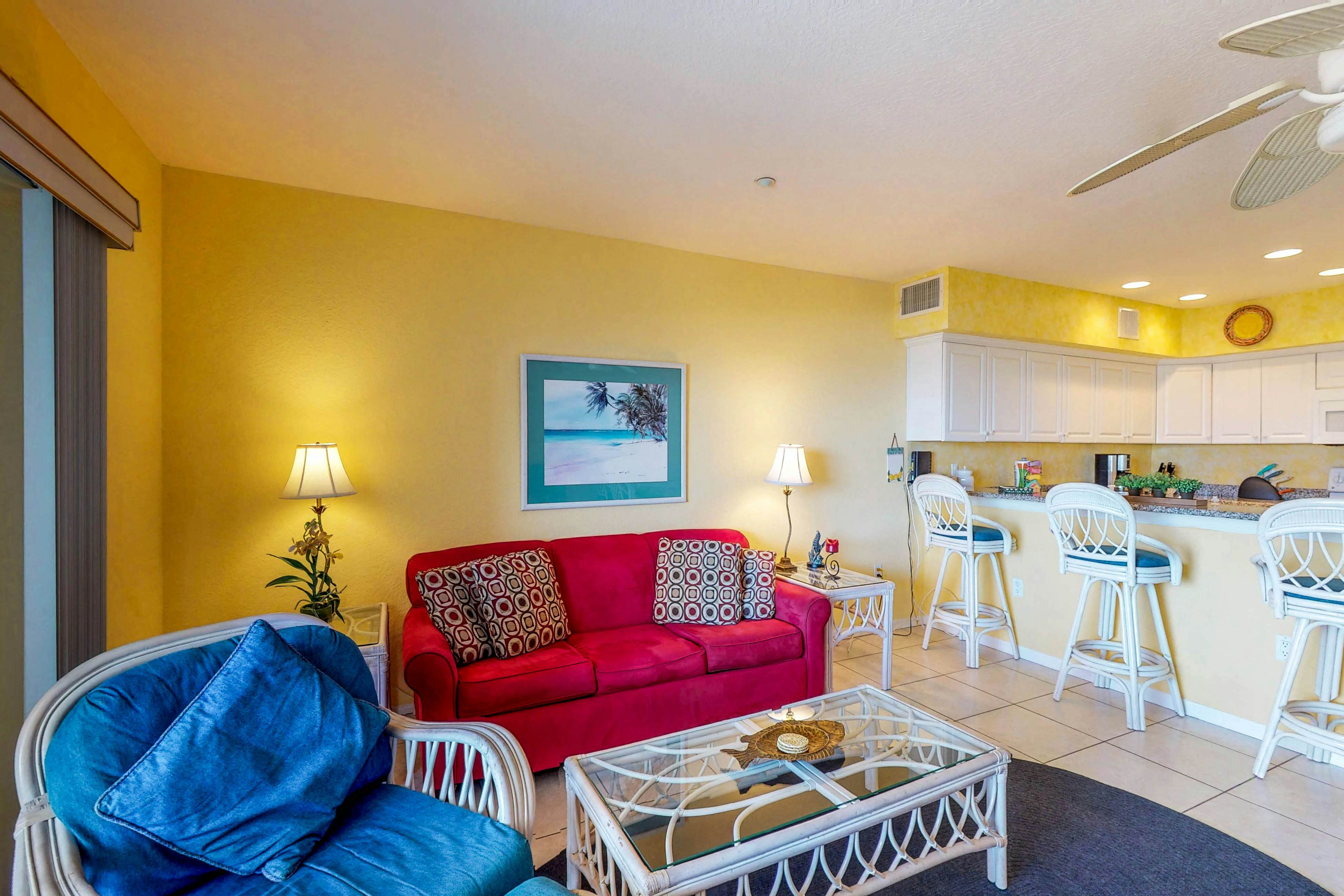 Beachfront condo with washer/dryer, pool & hot tub - dog-friendly