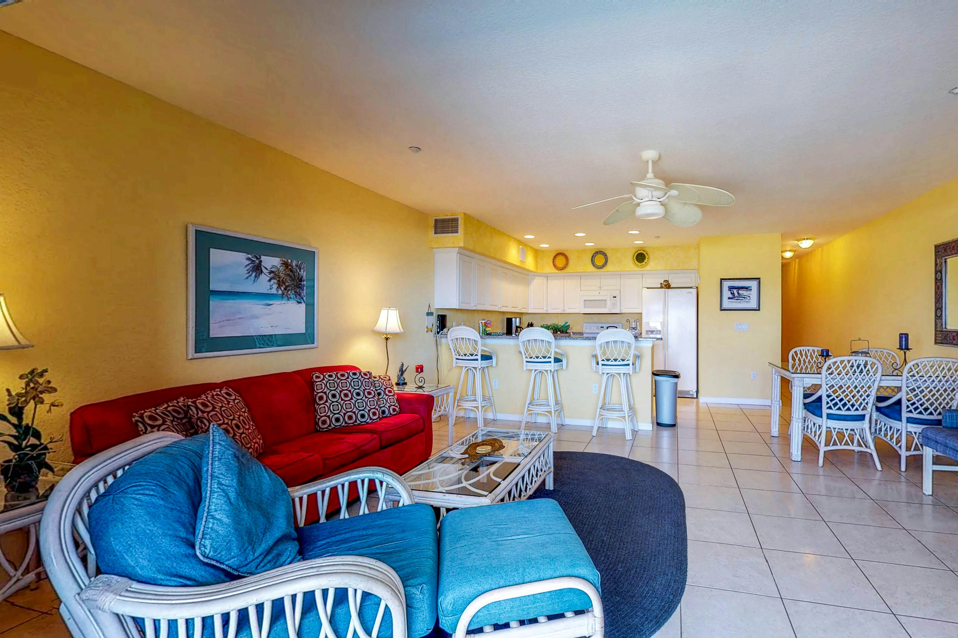 Beachfront condo with washer/dryer, pool & hot tub - dog-friendly