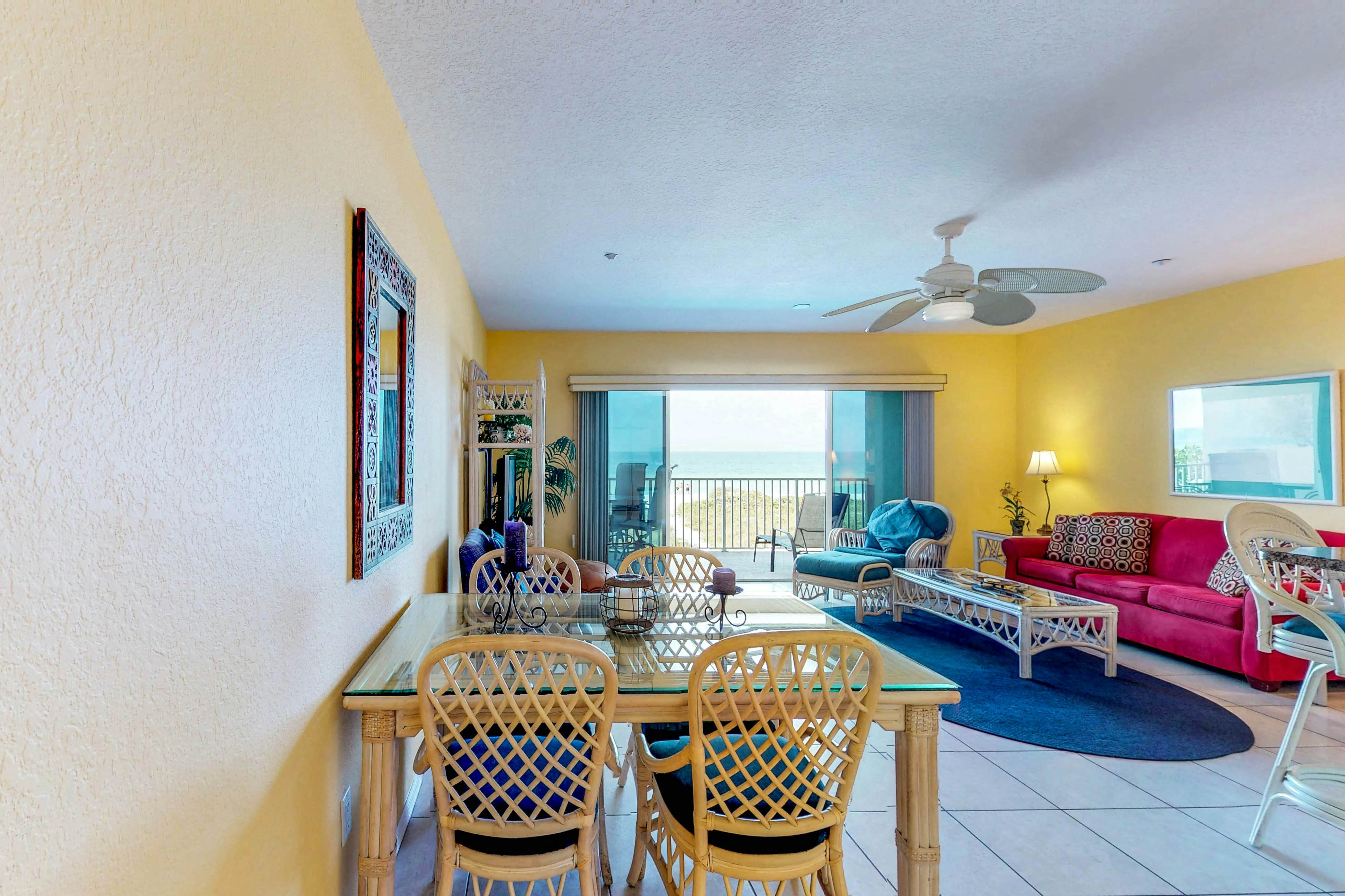 Beachfront condo with washer/dryer, pool & hot tub - dog-friendly