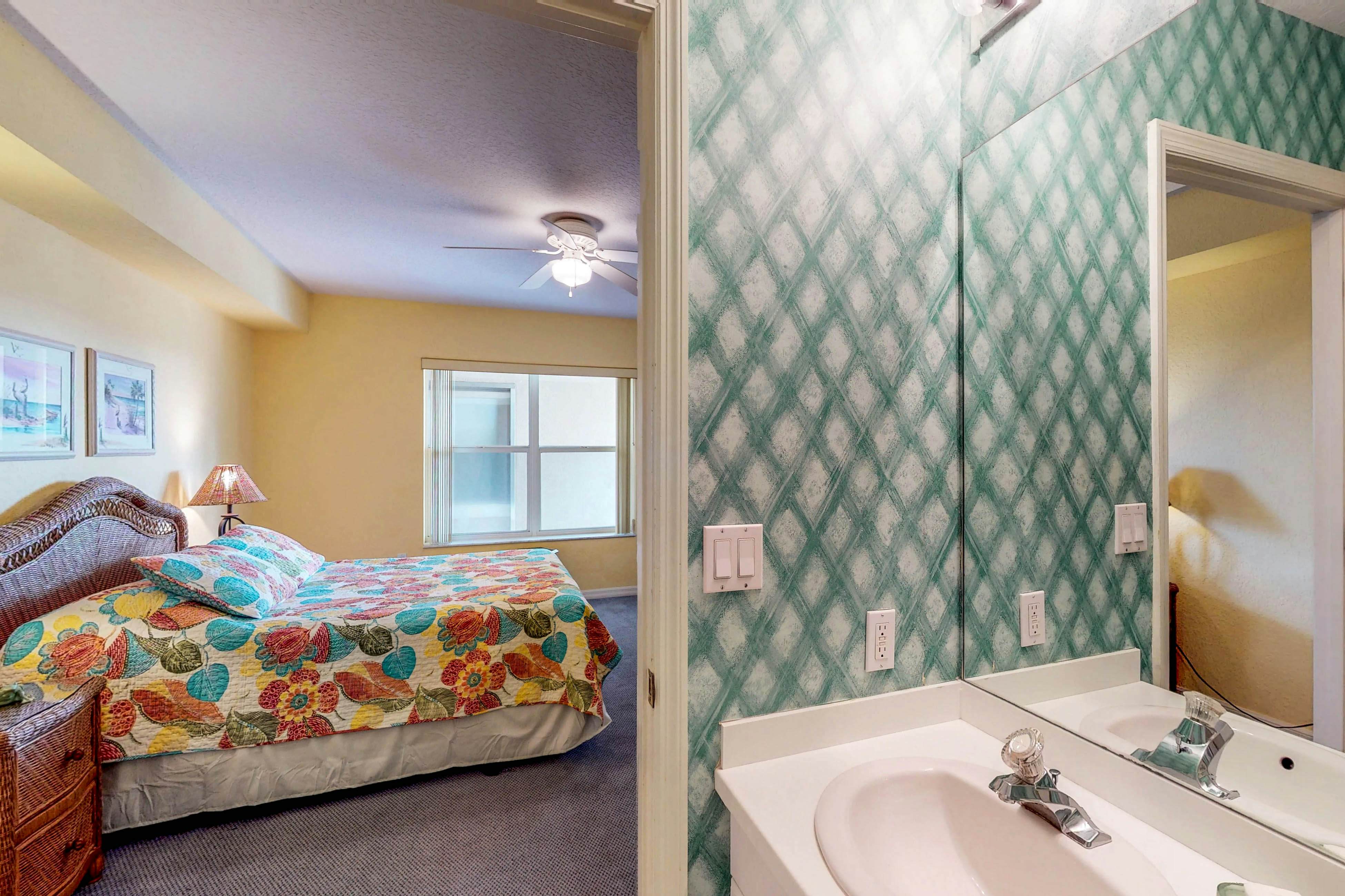 Beachfront condo with washer/dryer, pool & hot tub - dog-friendly