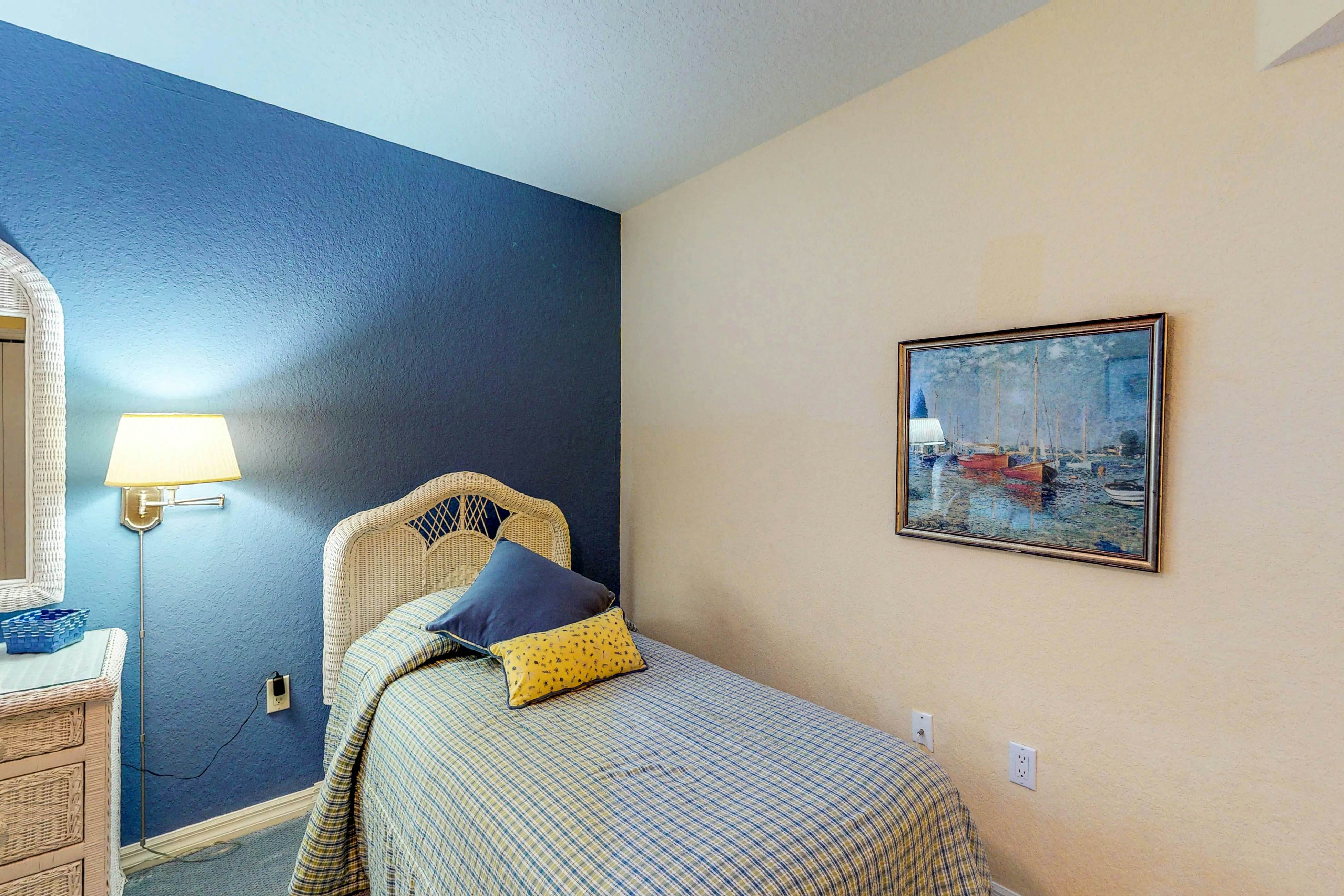 Beachfront condo with washer/dryer, pool & hot tub - dog-friendly