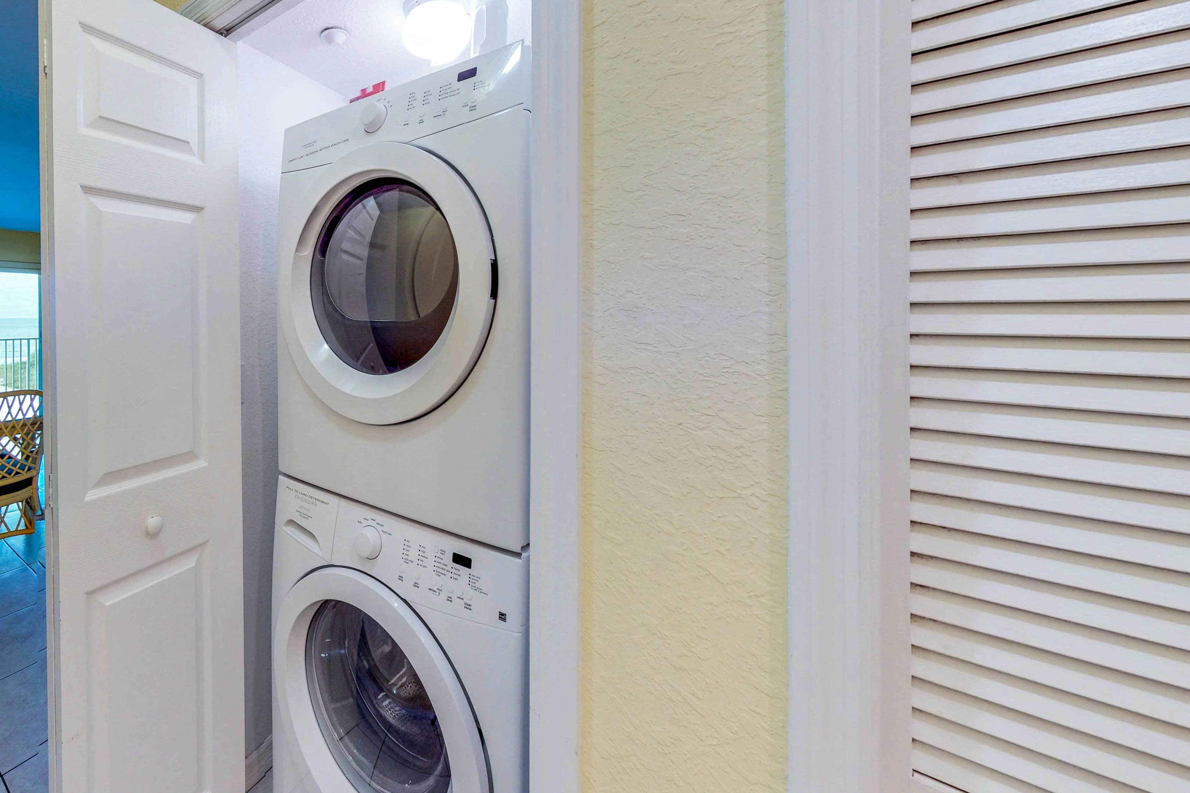 Beachfront condo with washer/dryer, pool & hot tub - dog-friendly