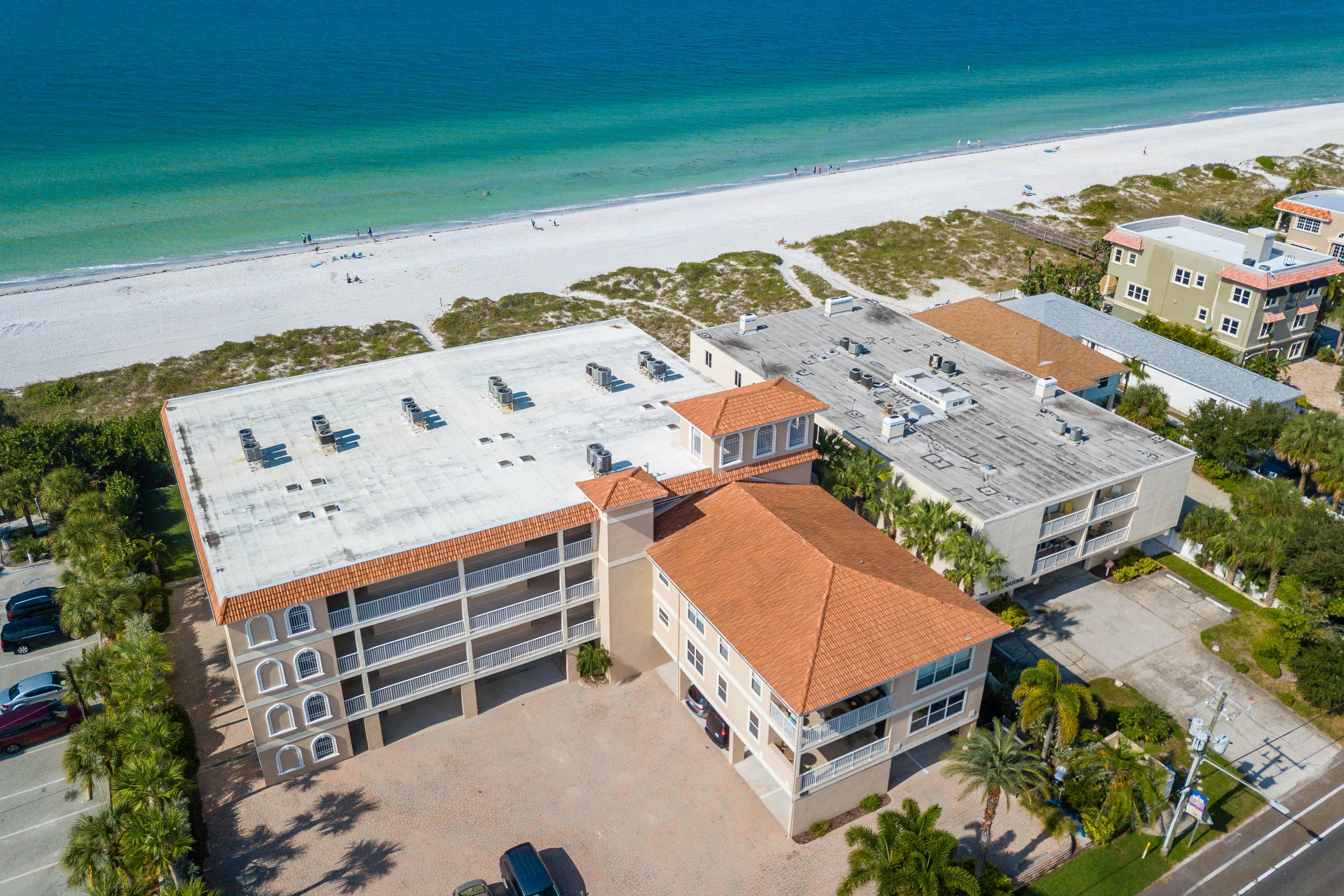 Beachfront condo with washer/dryer, pool & hot tub - dog-friendly