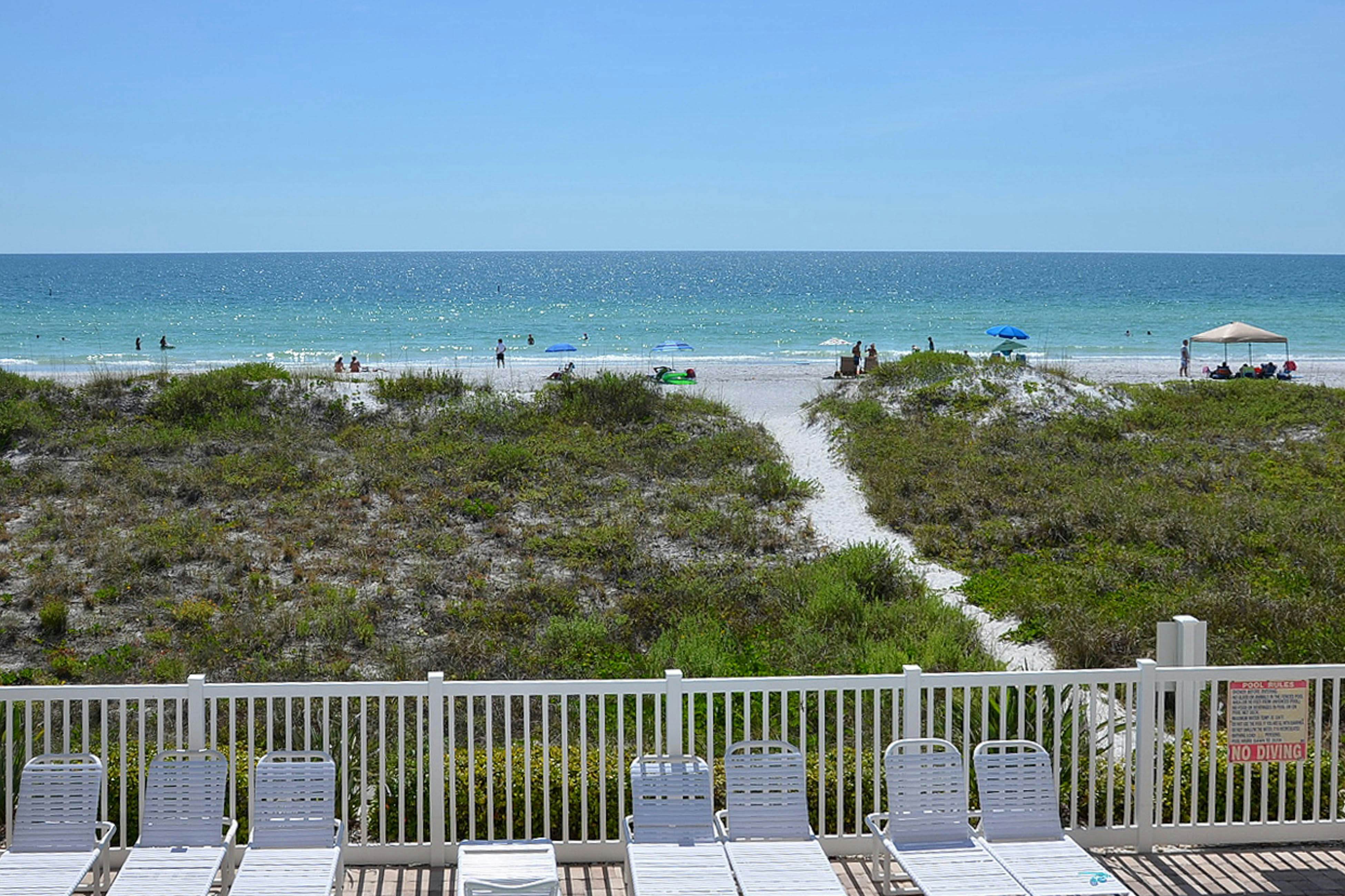 Beachfront condo with washer/dryer, pool & hot tub - dog-friendly