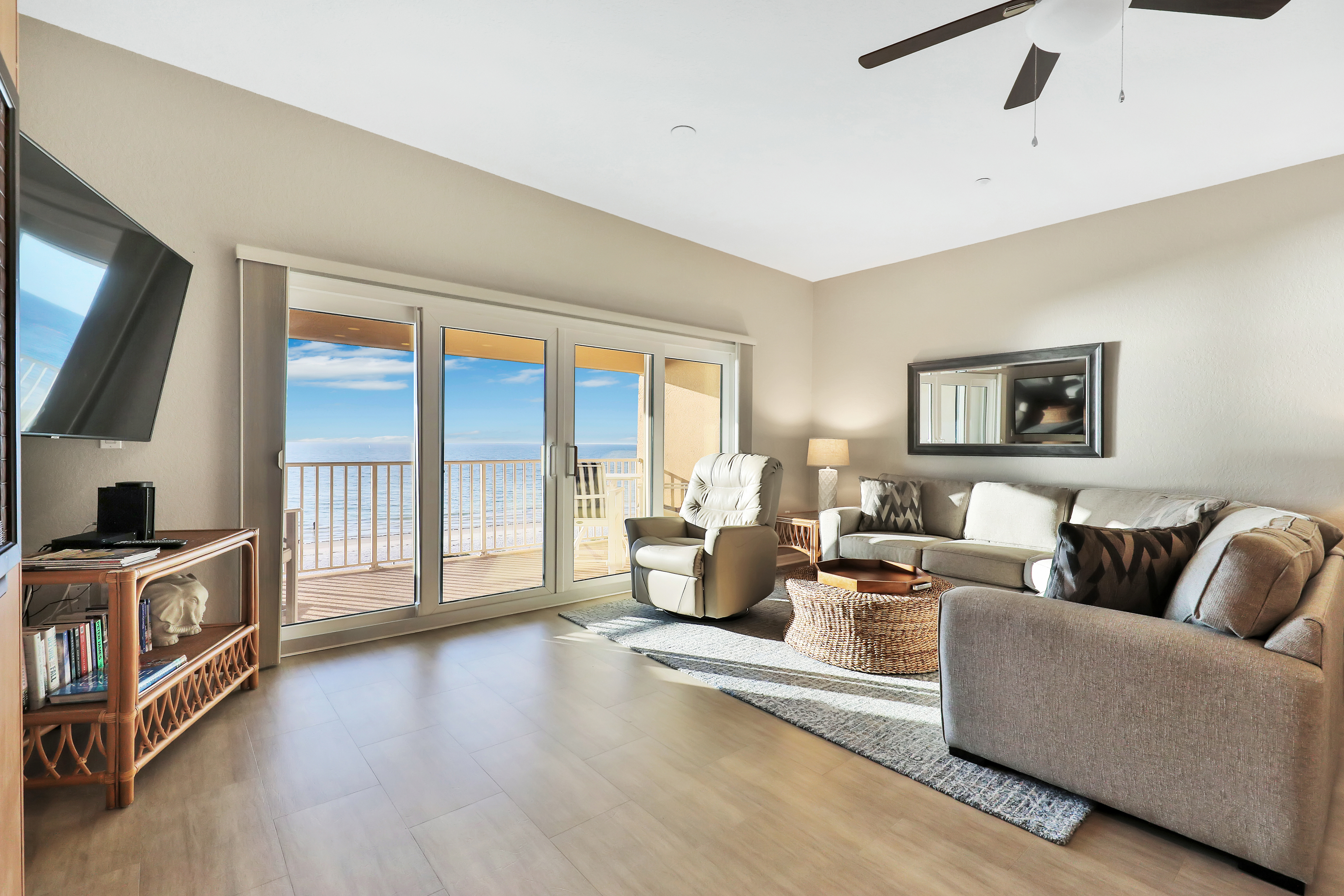 Beachfront condo with pool hot tub and Gulf views from the balcony