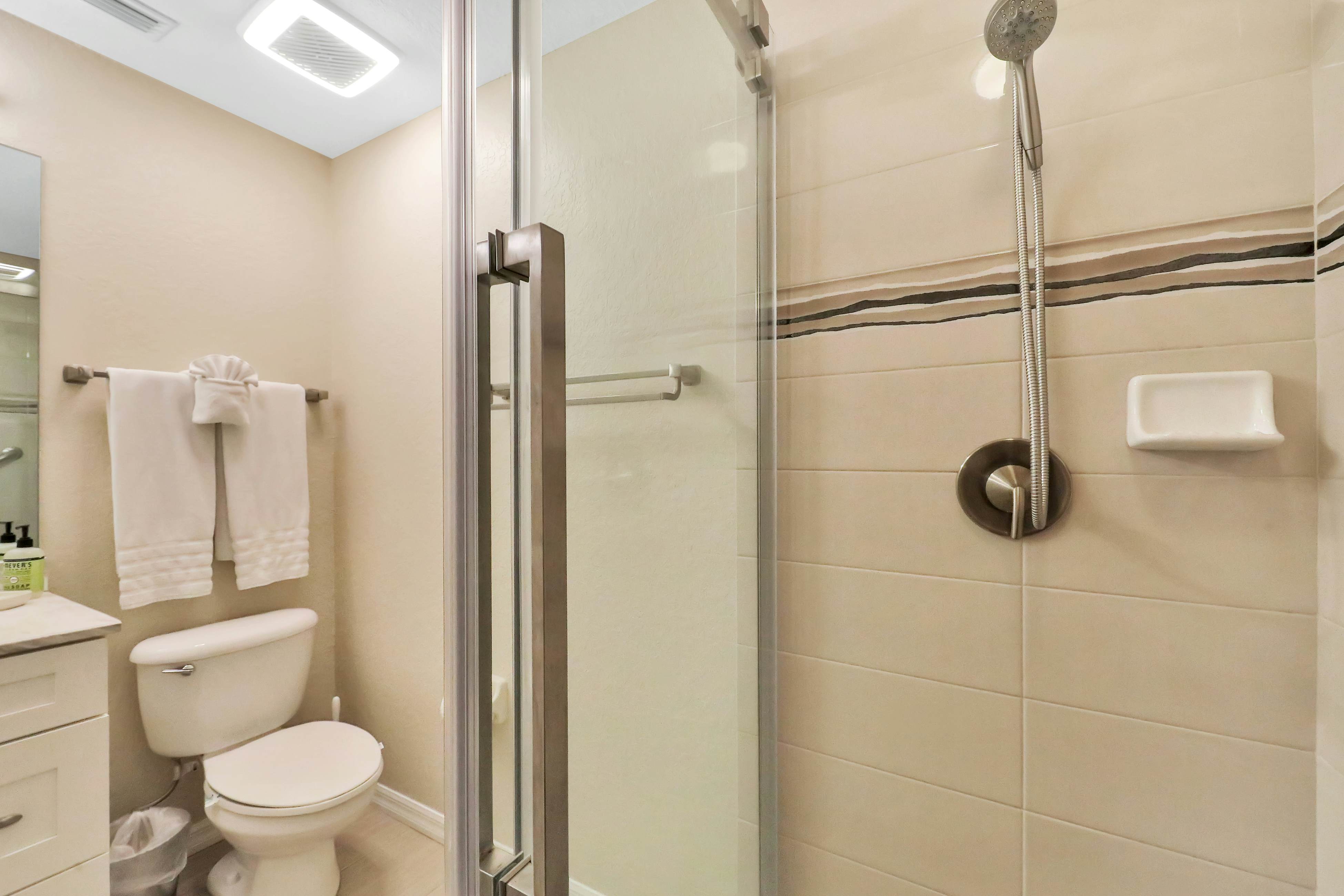 Beachfront condo with pool, hot tub & Gulf views from the balcony