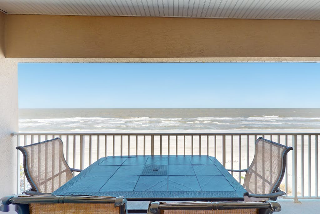 Welcoming Gulf front condo with pool and hot tub direct beach access