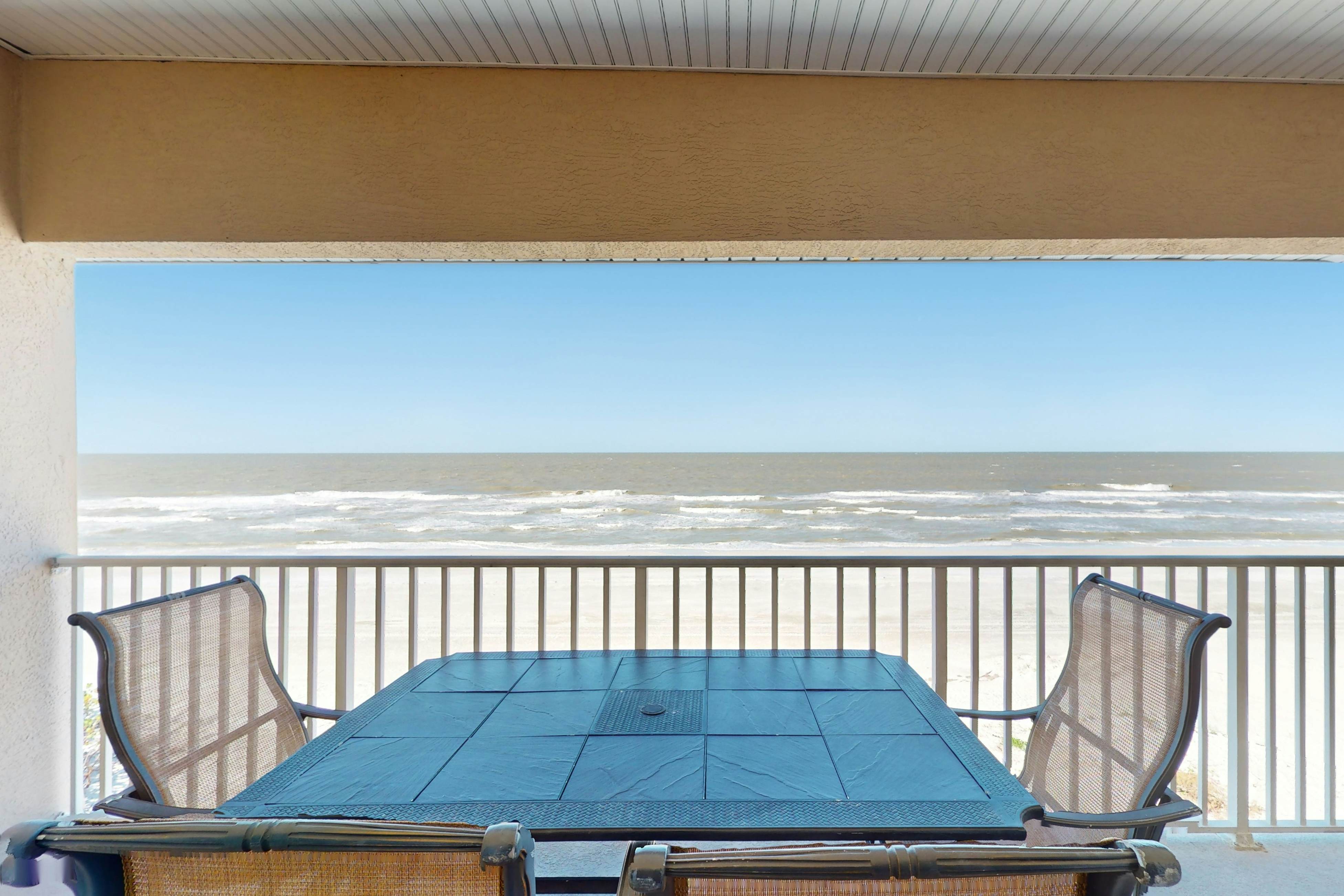 Welcoming Gulf-front condo with pool & hot tub - direct beach access