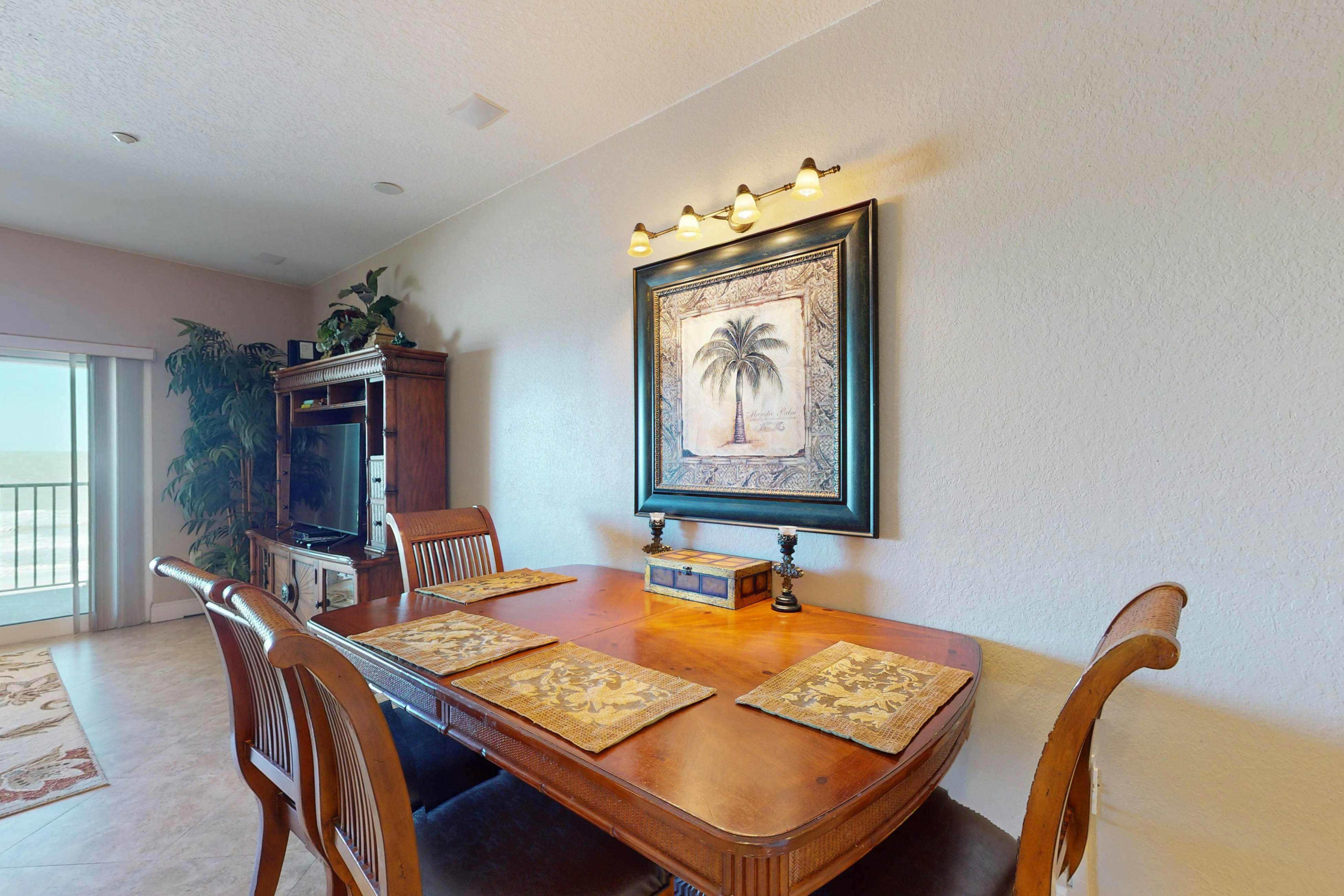 Welcoming Gulf-front condo with pool & hot tub - direct beach access