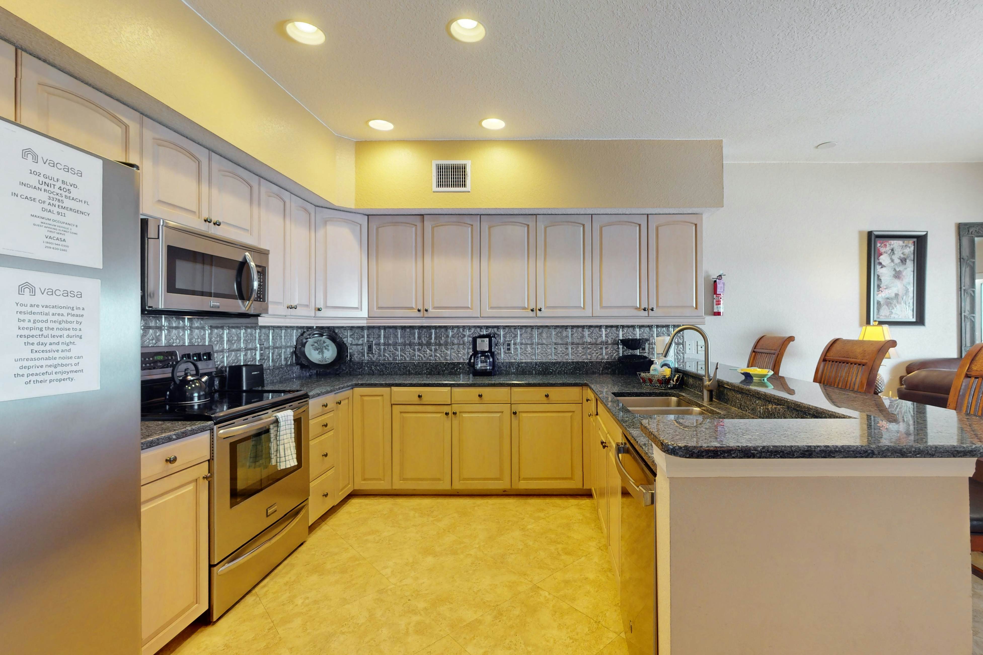 Welcoming Gulf-front condo with pool & hot tub - direct beach access