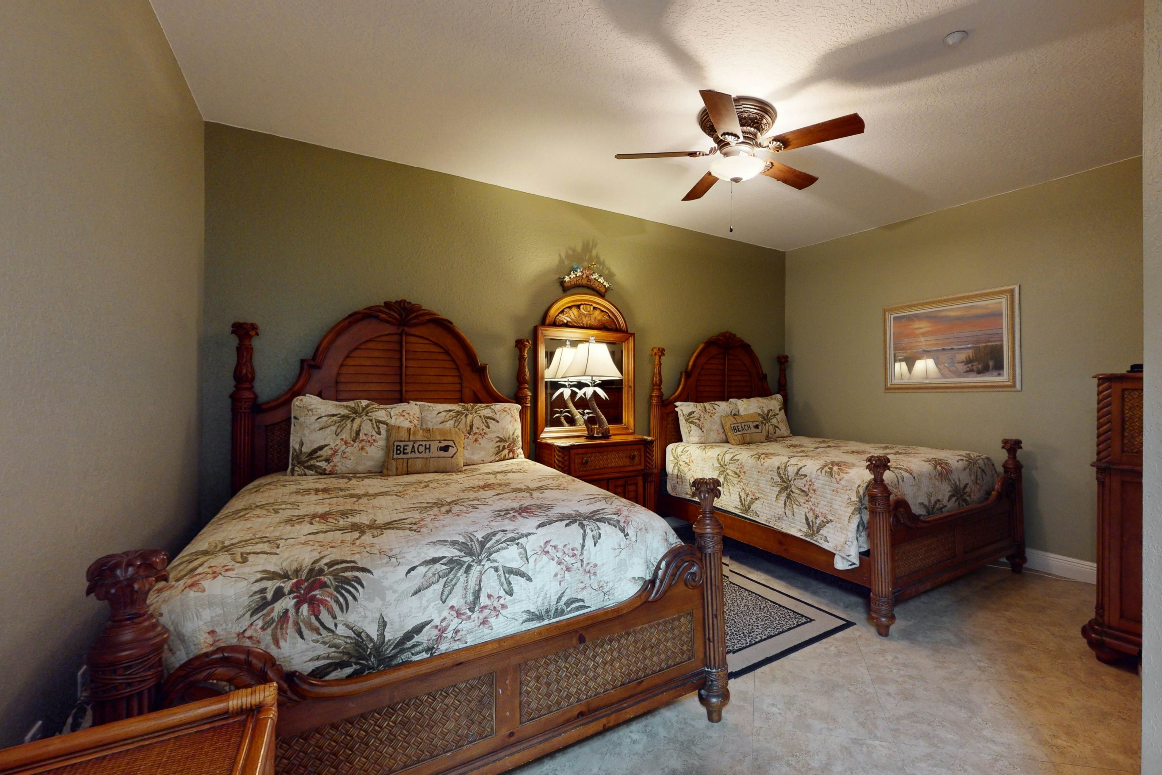 Welcoming Gulf-front condo with pool & hot tub - direct beach access