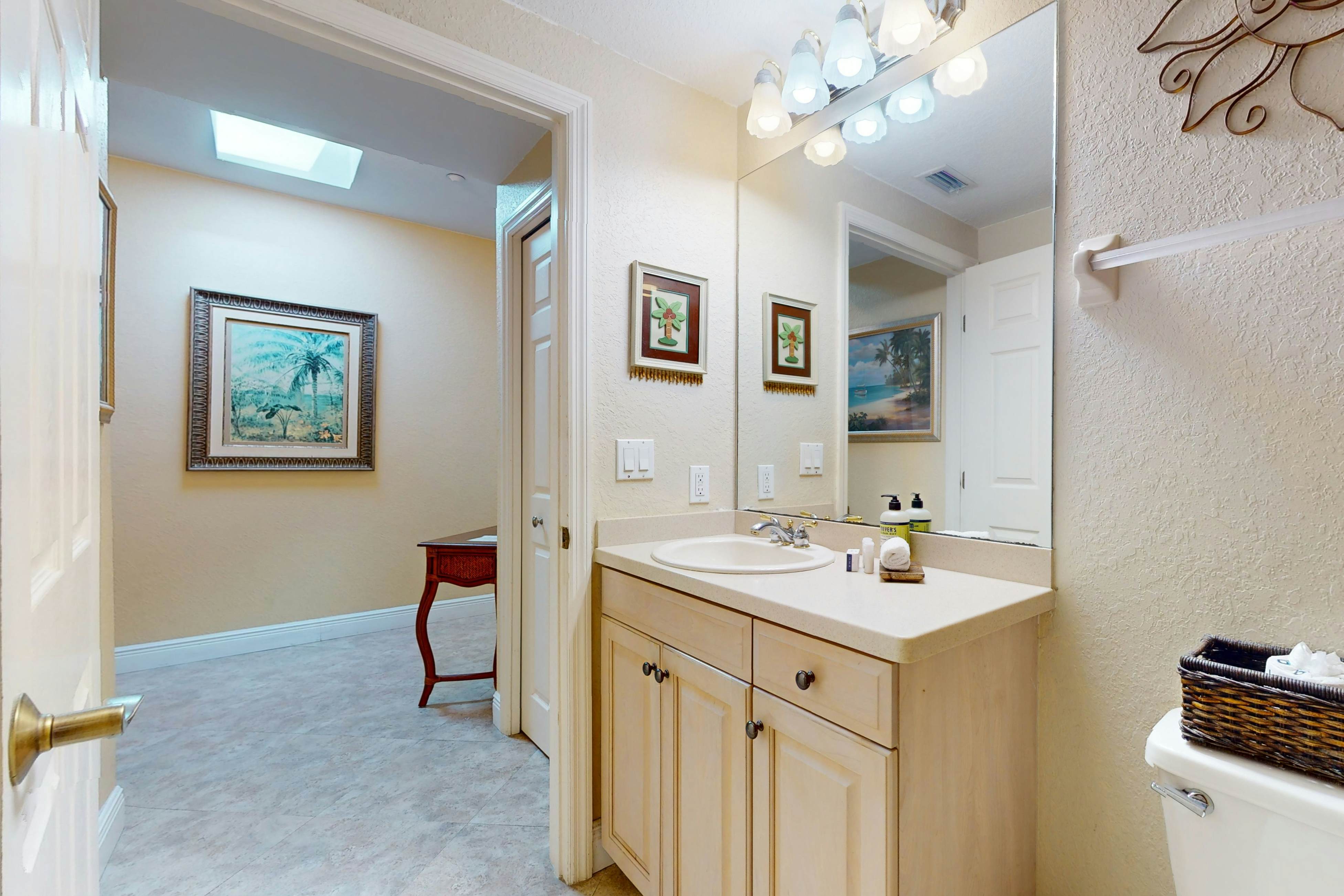 Welcoming Gulf-front condo with pool & hot tub - direct beach access