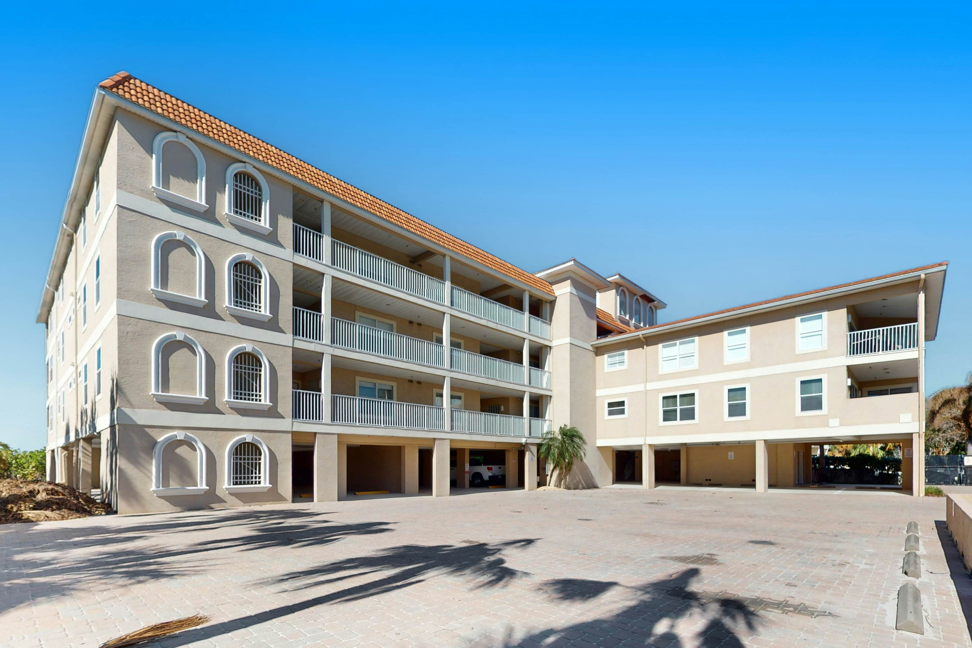Welcoming Gulf-front condo with pool & hot tub - direct beach access